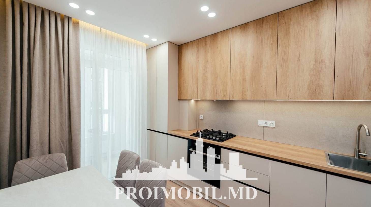 https://images.proimobil.md/SgX8AYkaXTH6FbYYx7FvAr_zxptnjrCynBs1tT1wCAg/watermark:0.75:so:0:30:0.39/resize:fill:1460:816:1/gravity:ce/bG9jYWw6Ly8vZXN0YXRlL2xyL2QwMzViZDNiLWE3YjctNDEzNS04YTA0LWM4YzFiMGJiNjhmMy5qcGVn