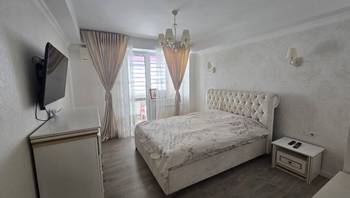 https://images.proimobil.md/Si0UvRbqCyQWtdL7Y2fkBgIgOCoUY-3GkVIleYsmMUA/resize:fill:350:198:1/gravity:ce/bG9jYWw6Ly8vZXN0YXRlL2xyLzc5NDRjYTQ5LWVmM2QtNDE1ZC1hZWIyLWZmYjIzYzBjODc1Ni5qcGVn