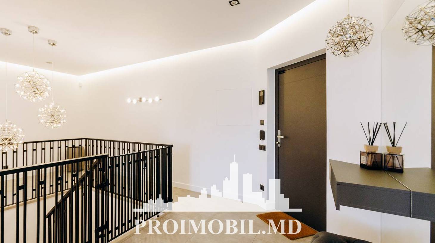 https://images.proimobil.md/SidkHk8QmYHfDHLJ9p7IZKJGyt0Ojy7HlkLZyVQCTwg/watermark:0.75:so:0:30:0.39/resize:fill:1460:816:1/gravity:ce/bG9jYWw6Ly8vZXN0YXRlL2xyL2E5Y2M4MjY5LWJjNDAtNDBhMy1hZDBmLWFiNzkxYWQ0Y2JlNS5qcGVn