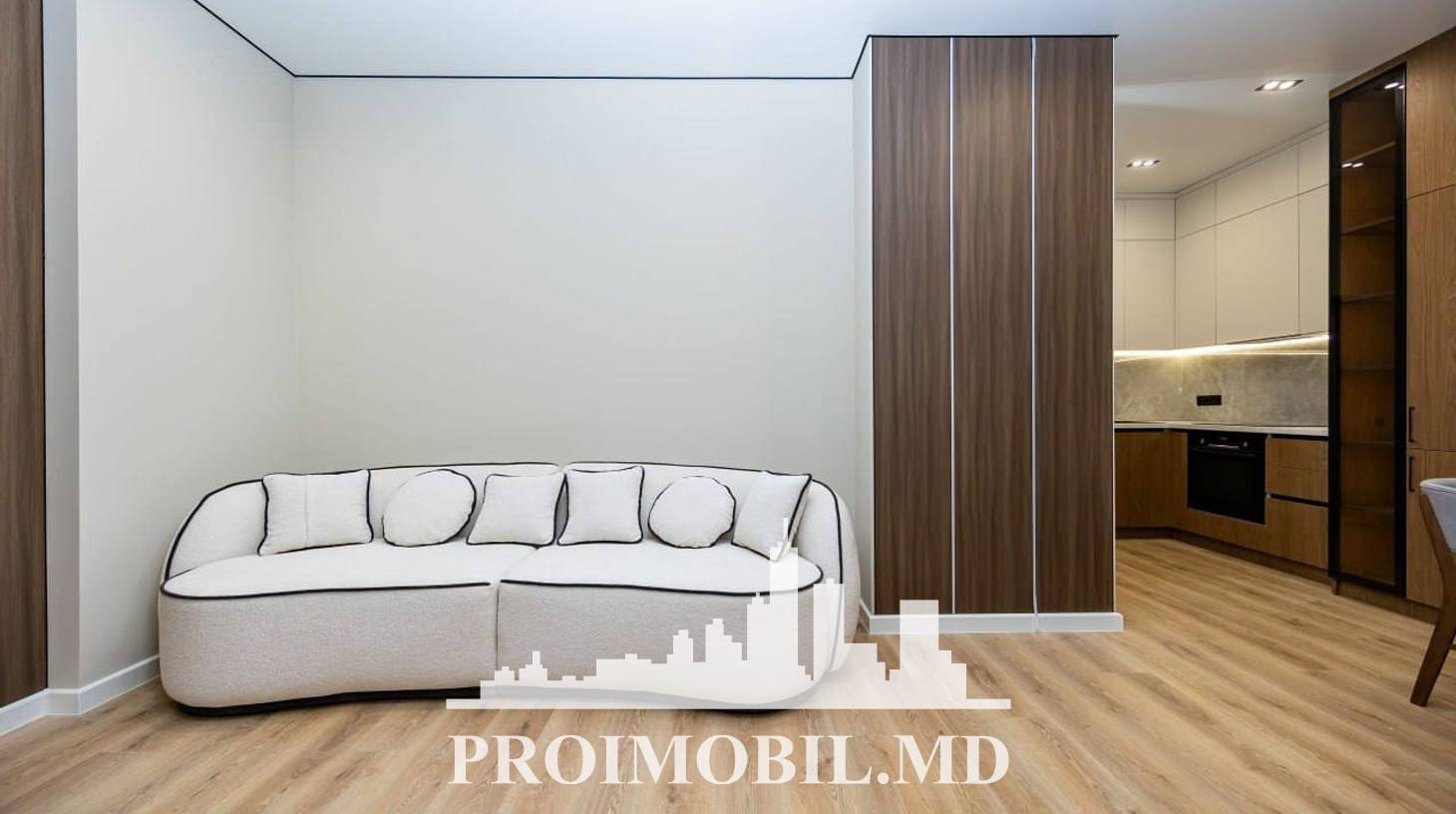 https://images.proimobil.md/SletoXAKen8q4BAGoWcUmFtslItZ4__OxLWwLesF-Z8/watermark:0.75:so:0:30:0.39/resize:fill:1460:816:1/gravity:ce/bG9jYWw6Ly8vZXN0YXRlL2xyLzBkY2NiZDU5LTBhM2ItNDU2Yi05MmVlLWY0ODcwOWU4ODczNS5qcGVn