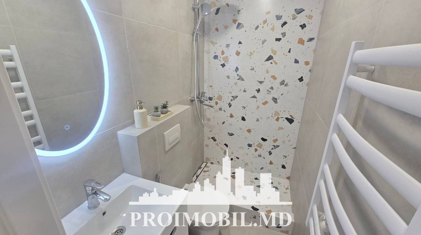 https://images.proimobil.md/SokLgnP7pgNXDgI-jqMV5nW1IlzF1YhErRp68BVc6K4/watermark:0.75:so:0:30:0.39/resize:fill:1460:816:1/gravity:ce/bG9jYWw6Ly8vZXN0YXRlL2xyLzlmNTk0MDZhLTU5MzItNGQxOC05YTc0LTE5ZjA1MDg5YWFiZS5qcGVn