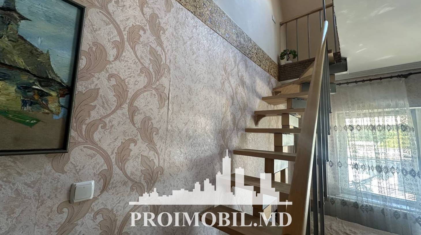 https://images.proimobil.md/SvA3uzM1PfI0DT3KIoLGxCW5eOqAQn2tmfF6mrf3xEU/watermark:0.75:so:0:30:0.39/resize:fill:1460:816:1/gravity:ce/bG9jYWw6Ly8vZXN0YXRlL2xyLzMxZGNmOGQyLWI2NDMtNDdmOC1hMzlkLTFhYTJkMGQ1NjUyNC5qcGVn