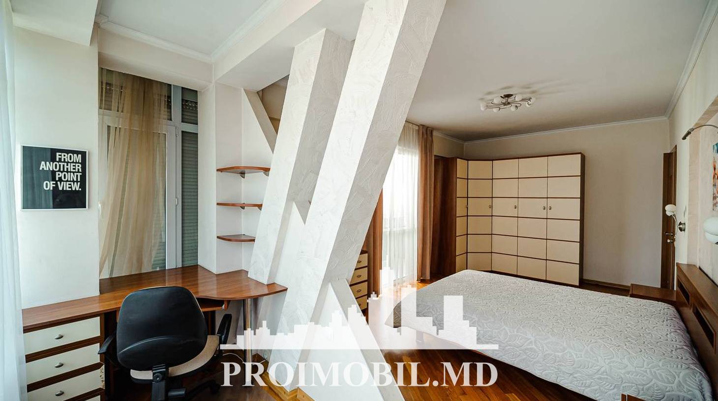 https://images.proimobil.md/SvvHyDSnKGvpBb4xYyeGhaFa-HRl7Uo3fLhBQV_G_4E/watermark:0.75:so:0:30:0.39/resize:fill:1460:816:1/gravity:ce/bG9jYWw6Ly8vZXN0YXRlL2xyL2M2YzU0NTAxLTYwMTEtNDllYi1hZTYyLWI4NzRmYTE0ZDE5NC5qcGVn