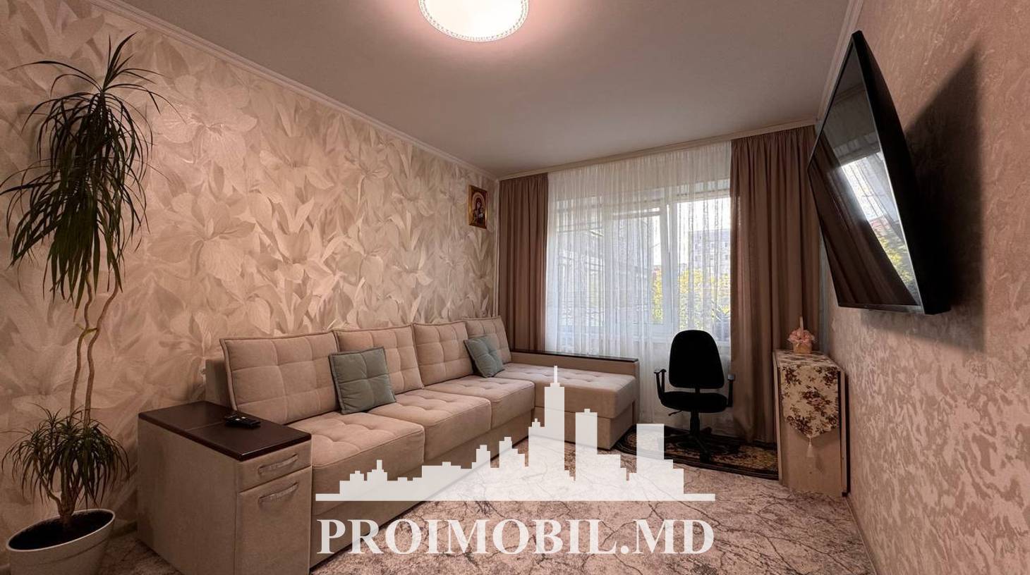 https://images.proimobil.md/SzZR_uP9x2Tr5VoQbql-Lvv4E5mra5dxAIHZUIuczN8/watermark:0.75:so:0:30:0.39/resize:fill:1460:816:1/gravity:ce/bG9jYWw6Ly8vZXN0YXRlL2xyLzk1OTVkMzYxLWJlZGQtNDVmZi05NWNlLTk0MzZmMjA0MzIwMC5qcGVn