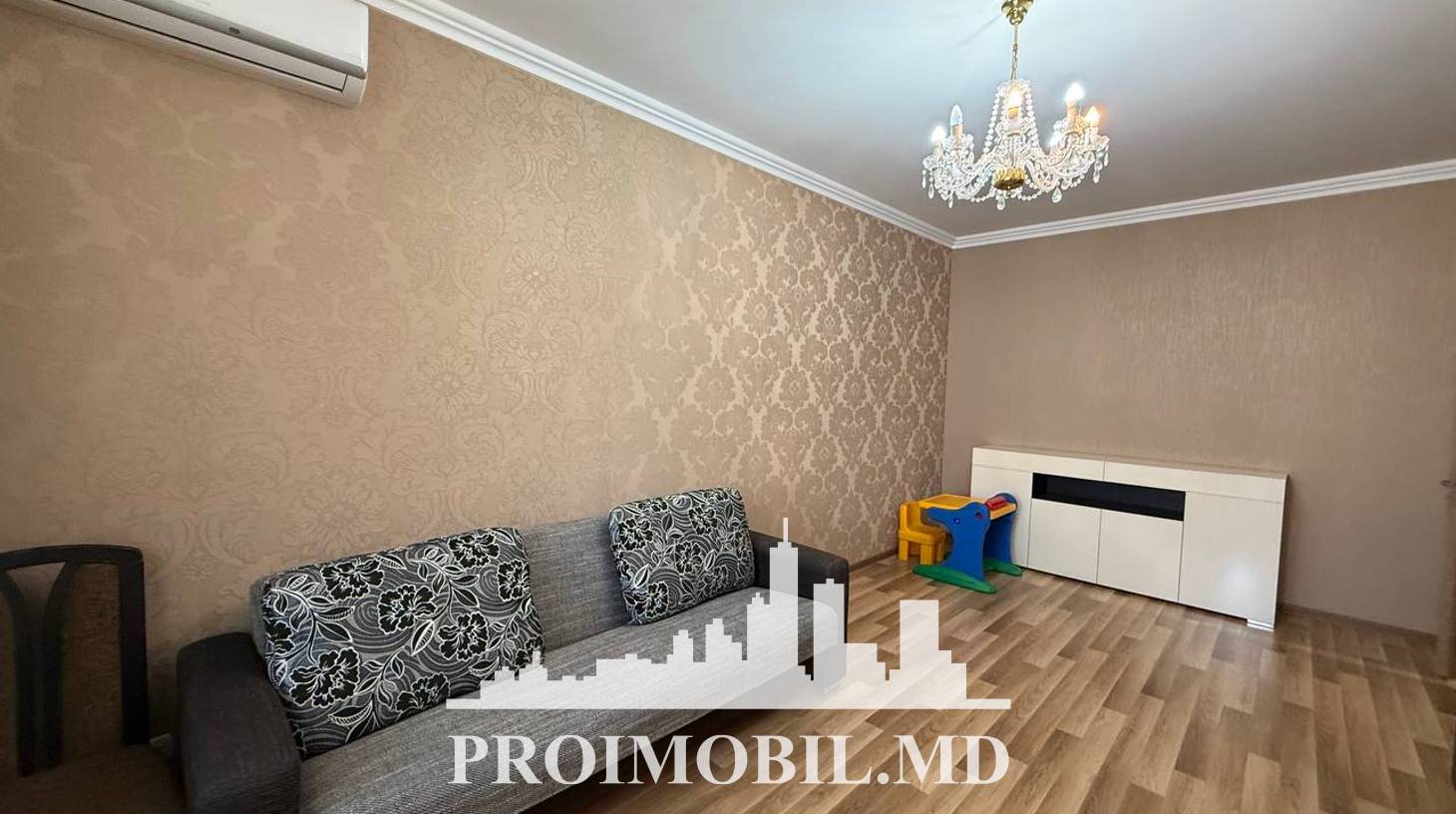 https://images.proimobil.md/T0VNdWPh8S031v-SIfOffrJt9T0_dOB1ya0JlRhd-m8/watermark:0.75:so:0:30:0.39/resize:fill:1460:816:1/gravity:ce/bG9jYWw6Ly8vZXN0YXRlL2xyL2E5NGIyMjUyLTZhYmItNGNmMS1hOGU5LTY0NzBiMTM3MGYxZi5qcGVn