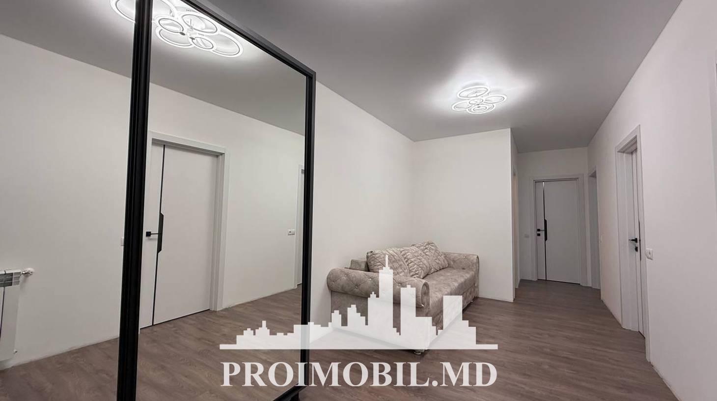 https://images.proimobil.md/T2YUGWBsGFvJnXS46Hhpg7hknWYvVWCQ6EP77aAQJAA/watermark:0.75:so:0:30:0.39/resize:fill:1460:816:1/gravity:ce/bG9jYWw6Ly8vZXN0YXRlL2xyLzk1NDYxZmM2LTc2MmEtNDg2NS05MzAzLTg1ZTEwOTQyYTAzYi5qcGVn