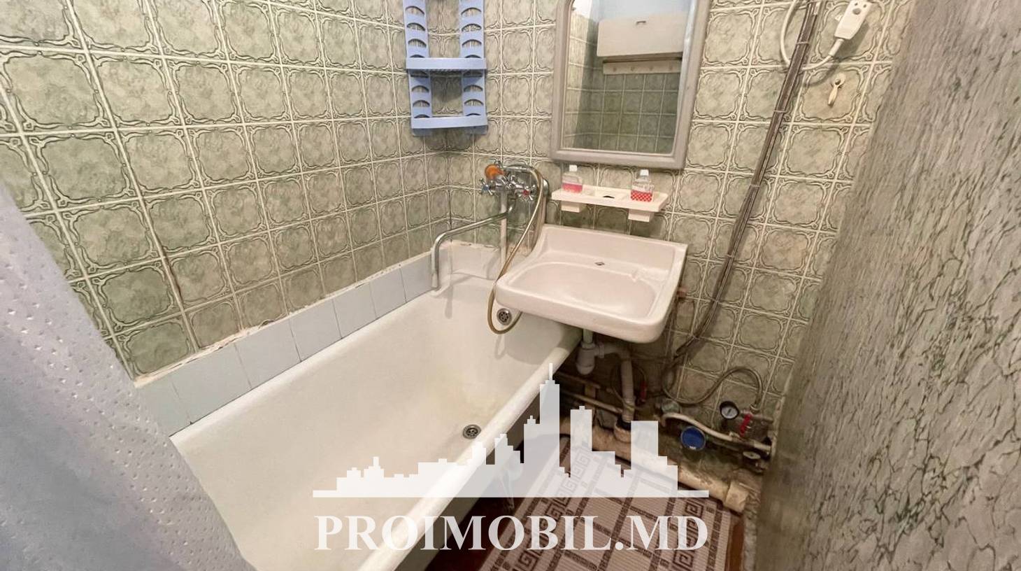https://images.proimobil.md/T3Q5Rj_ZxIwev0oQ5DmetOGZr3pQoEs4pV03wkCoKBk/watermark:0.75:so:0:30:0.39/resize:fill:1460:816:1/gravity:ce/bG9jYWw6Ly8vZXN0YXRlL2xyL2IzMzI2NzQ0LTFkNjEtNGMzNi1iMmRiLWNmMGQ1NGFlZTQ3Yi5qcGVn