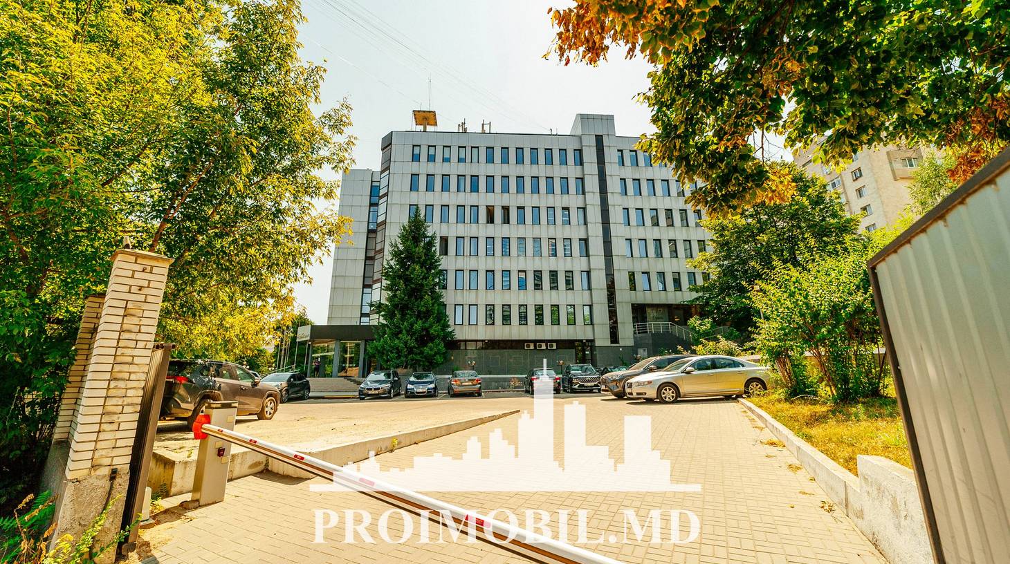 https://images.proimobil.md/T6mLy1ixWxWbUI3B6rJal5VqjscLKFIHB3Zh8N8_YO4/watermark:0.75:so:0:30:0.39/resize:fill:1460:816:1/gravity:ce/bG9jYWw6Ly8vZXN0YXRlL2xyLzYxMGE4ZDI5LWI2ZjQtNDhmMC04Y2I3LTJjMThiZDU0YjBjNC5qcGVn