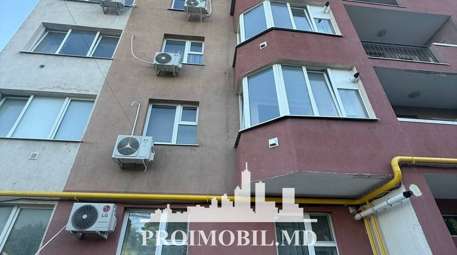 https://images.proimobil.md/T76gp12Pmku7CpQRtcP2mIpP4jSWO1I_LFYTiI-Rfk8/watermark:0.75:so:0:30:0.39/resize:fill:1460:816:1/gravity:ce/bG9jYWw6Ly8vZXN0YXRlL2xyL2VkMGI0NzdiLTRlZDktNDZlNy1iNjNlLWI0OTgzODk2ZTJjNi5qcGVn