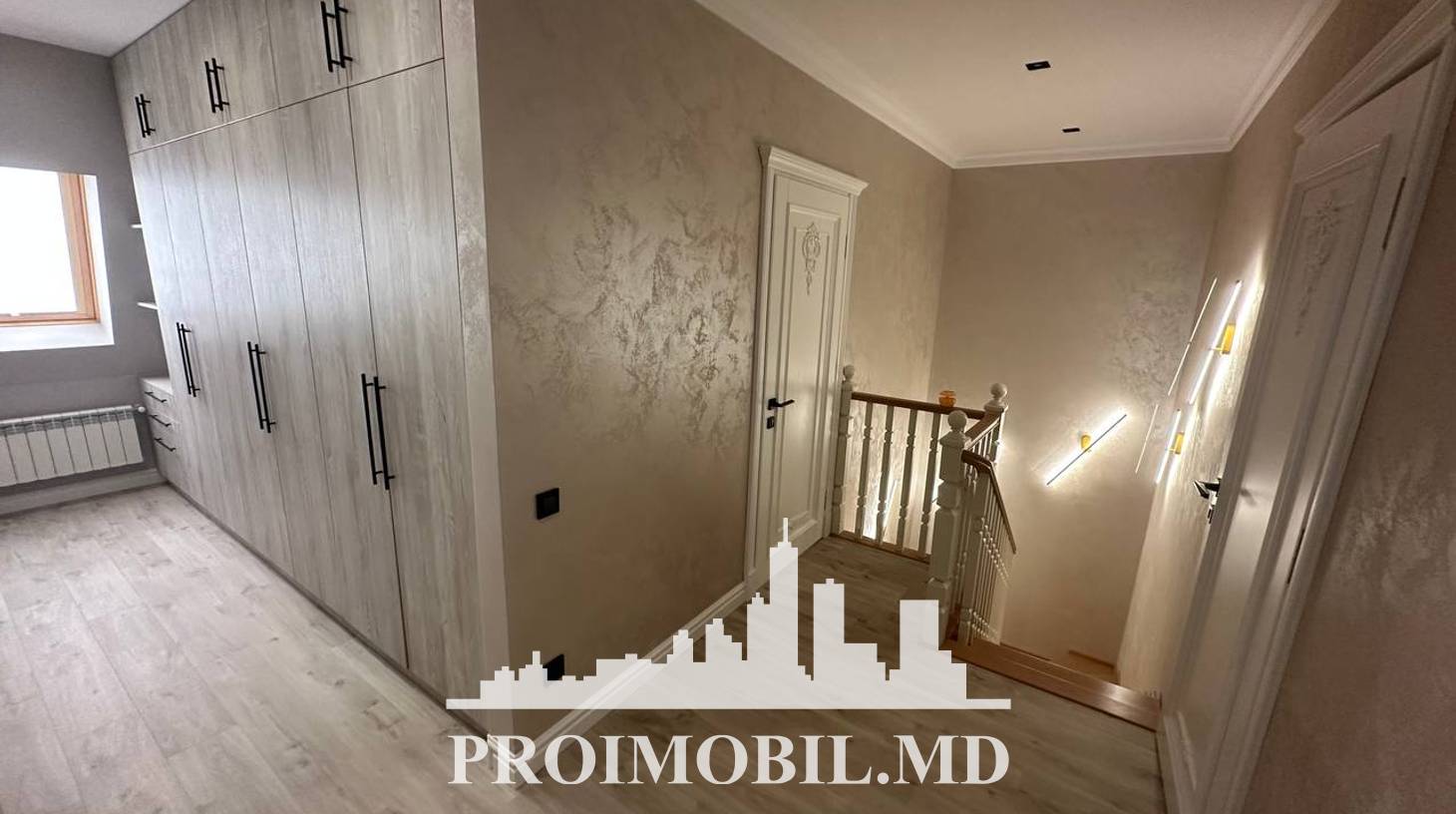 https://images.proimobil.md/T7Nip2XkuxQbSIbNC_lq4PHfo90rI4LdUjPIP2wxiWA/watermark:0.75:so:0:30:0.39/resize:fill:1460:816:1/gravity:ce/bG9jYWw6Ly8vZXN0YXRlL2xyLzYzYWY2ODExLTZhNmYtNGI0MC1iZDdhLTQwYmQ3MTgwYjI3Zi5qcGVn