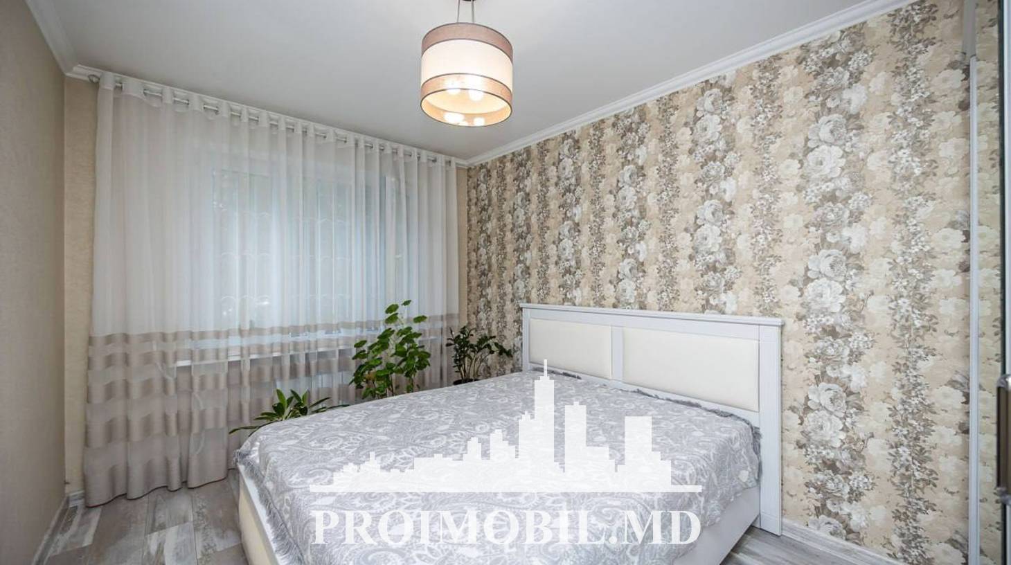 https://images.proimobil.md/T7_IsuSc7uokE39E1H7pboO84xr3EQW1jnOs6iFWxnU/watermark:0.75:so:0:30:0.39/resize:fill:1460:816:1/gravity:ce/bG9jYWw6Ly8vZXN0YXRlL2xyLzA1NzExYWJiLTU3ZjAtNGE5MS1iY2JkLTYxYTVkZDcyMThkNC5qcGVn