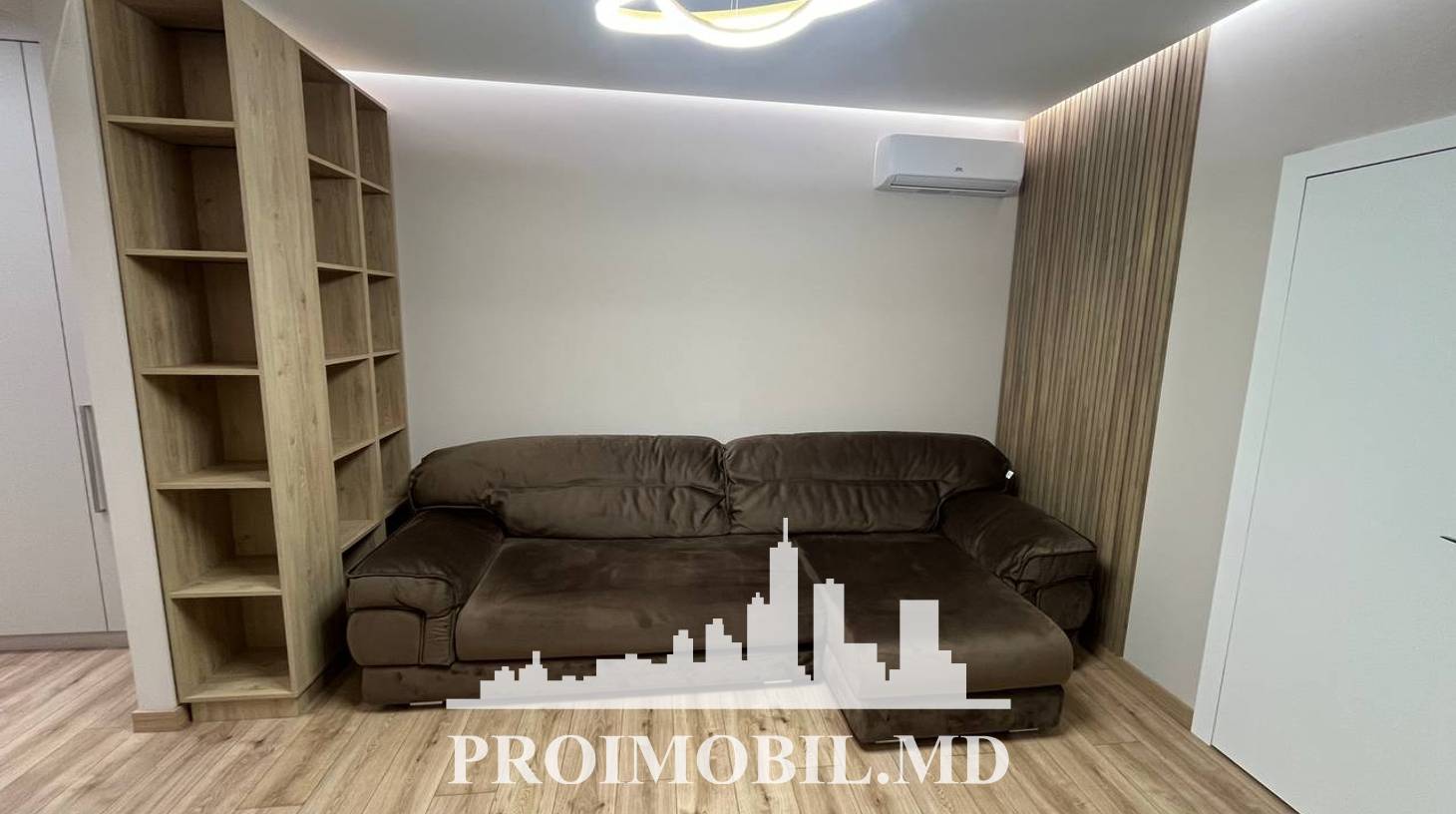 https://images.proimobil.md/T8NIVpqx_B9haawppG3bD2kpw_lEyVLkJYy3-Ptnc_c/watermark:0.75:so:0:30:0.39/resize:fill:1460:816:1/gravity:ce/bG9jYWw6Ly8vZXN0YXRlL2xyLzlkZjlmMDNhLWYwMTgtNDM2Ny1iODY2LWMyYTM5NTZkY2FkNi5qcGVn