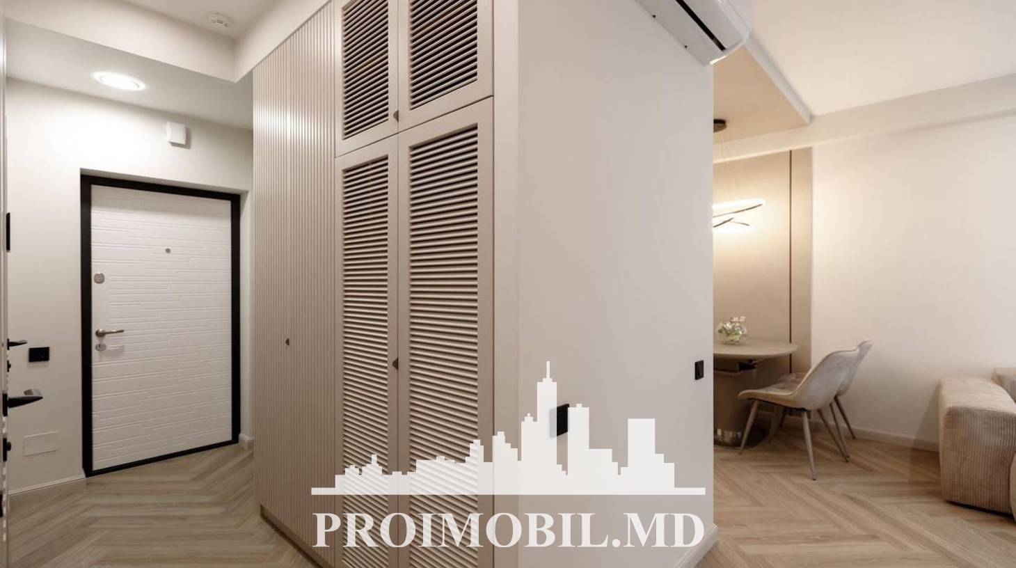 https://images.proimobil.md/TAcU4B3YigxGiy8A9TzcIydFLSg5kCDXQlWsDVd40eg/watermark:0.75:so:0:30:0.39/resize:fill:1460:816:1/gravity:ce/bG9jYWw6Ly8vZXN0YXRlL2xyLzM4OThkOTU2LTQxNDctNDhkNS04NTk1LTQyODUyNDZjZDU3Yi5qcGVn