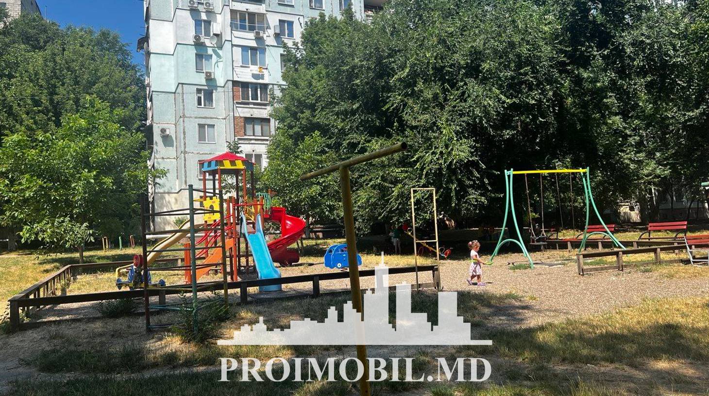 https://images.proimobil.md/TC5064gfAHNdmB50kR6iYzAZ1d_f6bovais9ZgSxWZk/watermark:0.75:so:0:30:0.39/resize:fill:1460:816:1/gravity:ce/bG9jYWw6Ly8vZXN0YXRlL2xyL2E4NWVhZTRiLWQyYTItNGNiMS05ZjdmLTI0OTI2MGVkMjYyNC5qcGVn