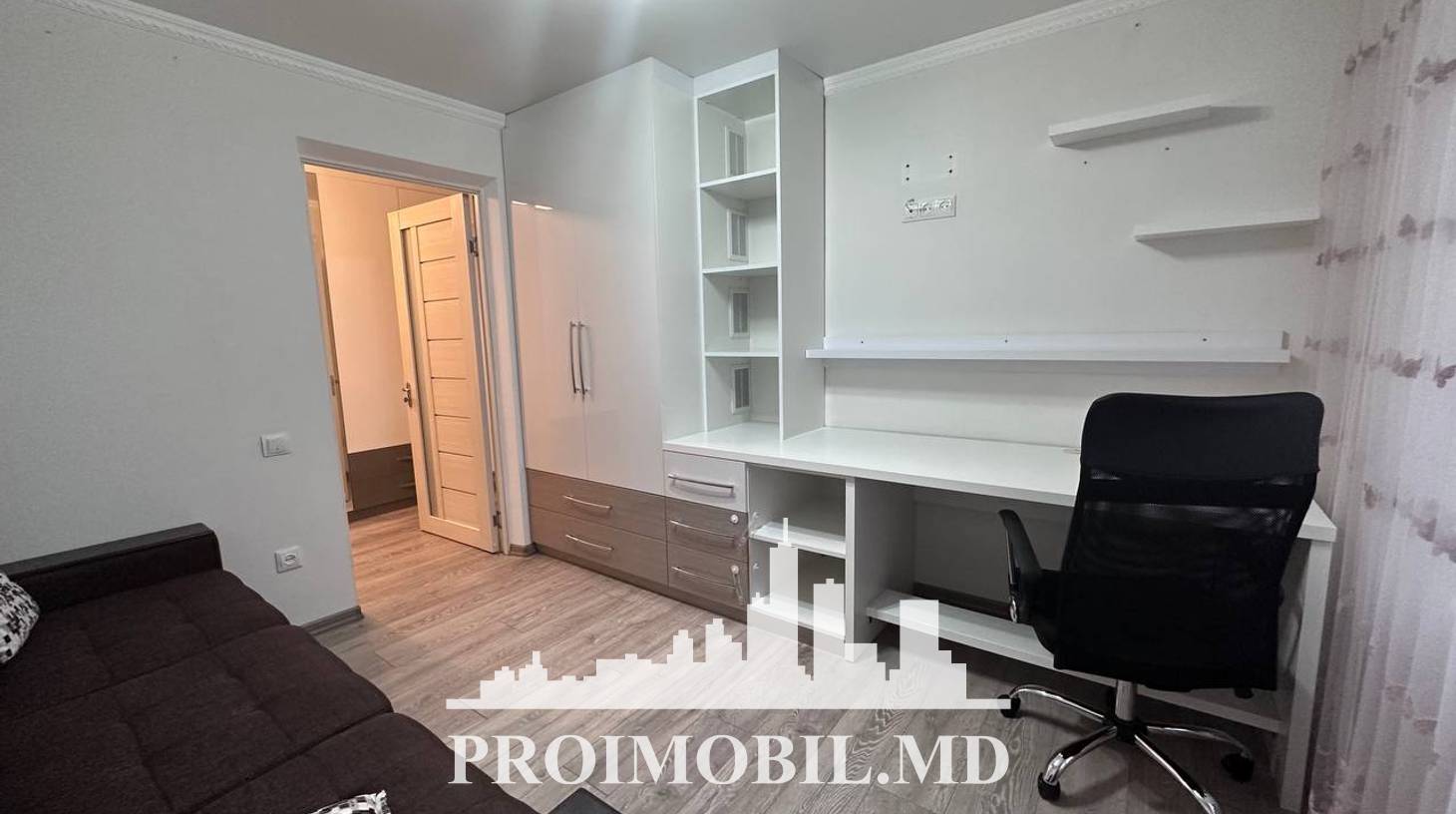 https://images.proimobil.md/TC8Ul2o5LnMk5tt0VQK0r0U5JHD48xQbobszwXAVsBc/watermark:0.75:so:0:30:0.39/resize:fill:1460:816:1/gravity:ce/bG9jYWw6Ly8vZXN0YXRlL2xyLzEzNjZlNWI2LTE4MTAtNDI2My05YTE5LTUzYzFhNmMwZDc5Mi5qcGVn