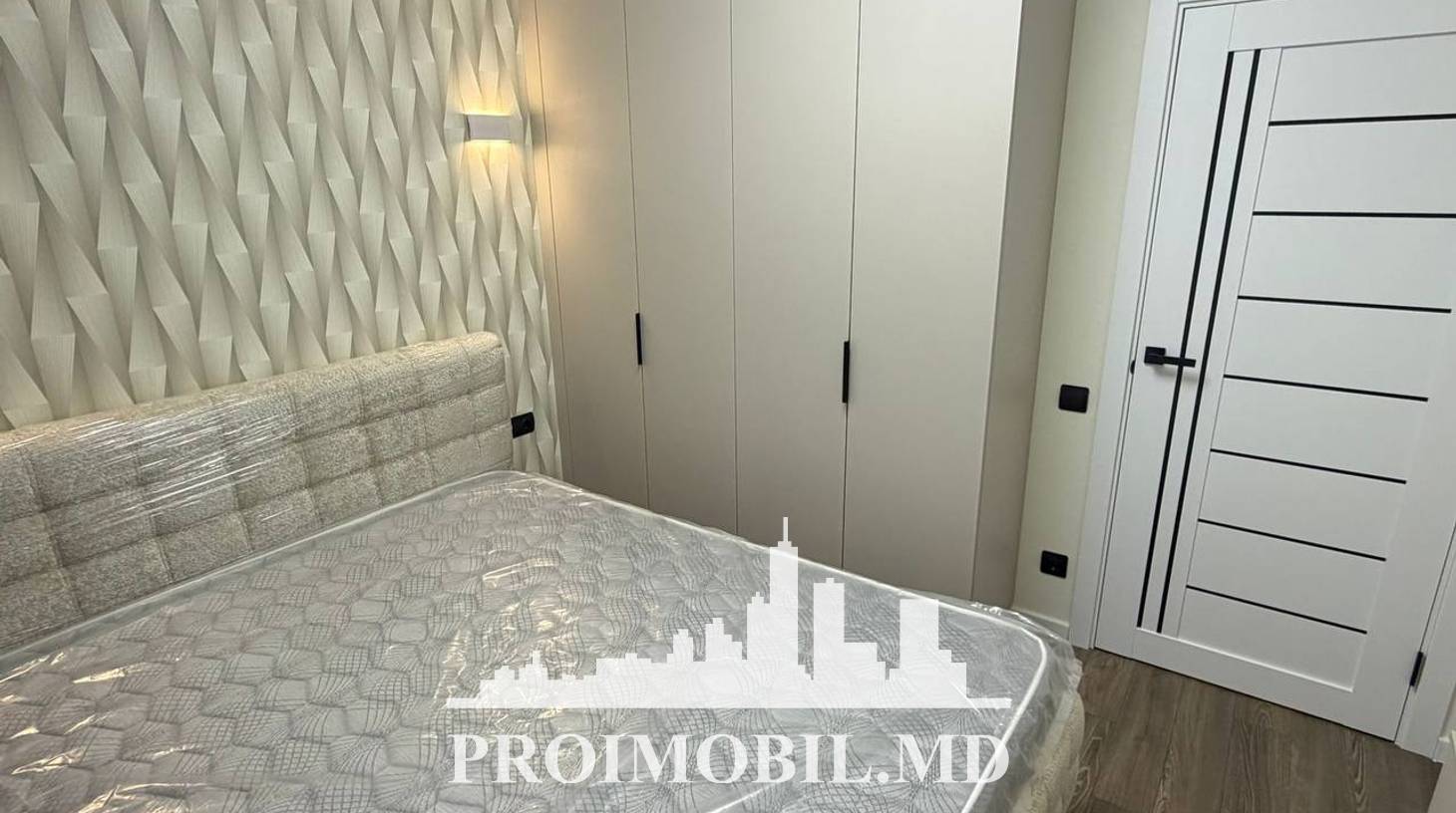 https://images.proimobil.md/TCUxUIxbh7sCL09JJCoPSWN2n-XlXPqba-Z7JVmpyY8/watermark:0.75:so:0:30:0.39/resize:fill:1460:816:1/gravity:ce/bG9jYWw6Ly8vZXN0YXRlL2xyL2RkY2YzYTlhLWJjNjItNGVhZS1iMTM3LTU4MjM0ZGRiZTA5ZC5qcGVn