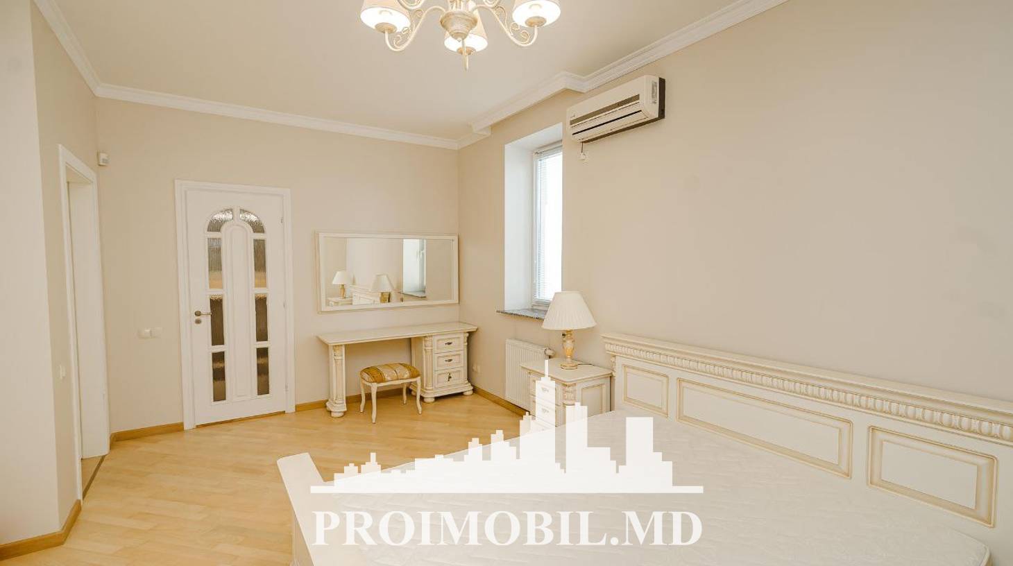 https://images.proimobil.md/TCnYBvYEc7pVwmX0Qrxsli4uf4wbr70FSii1MPdsbKo/watermark:0.75:so:0:30:0.39/resize:fill:1460:816:1/gravity:ce/bG9jYWw6Ly8vZXN0YXRlL2xyLzMwZmNiMGM2LTkwNWMtNGEyMS05ZjRmLTVlYWE5OGFkOTZkNi5qcGVn