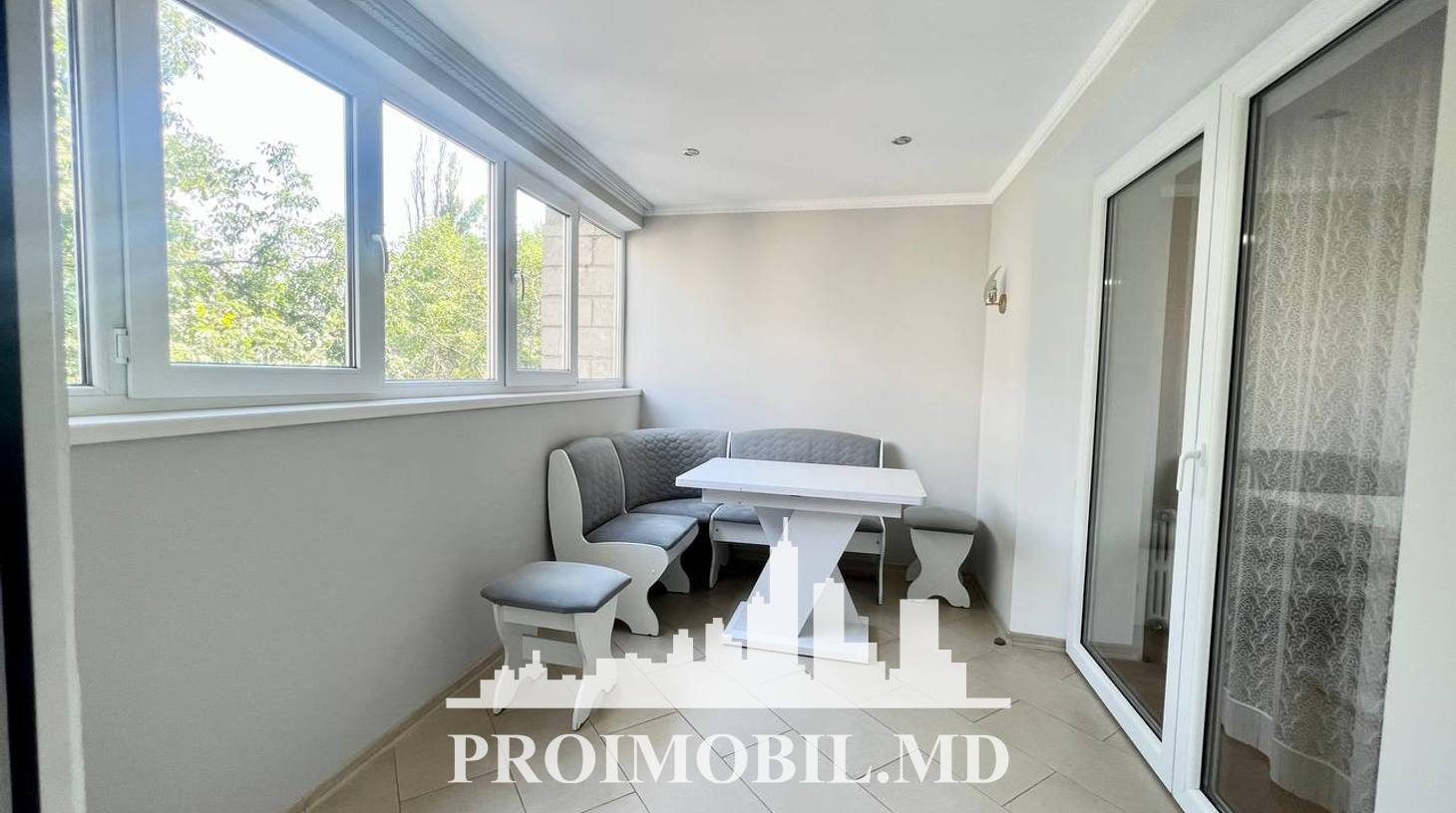 https://images.proimobil.md/TESEerViuSxOf73RBeQOeMb1k6Kz4yVFqjLRaUxSTIU/watermark:0.75:so:0:30:0.39/resize:fill:1460:816:1/gravity:ce/bG9jYWw6Ly8vZXN0YXRlL2xyL2QzZGU4OWFiLWQwOTktNGRjMS05MDQzLTUzMDk2ZWM5ZTFlZi5qcGVn