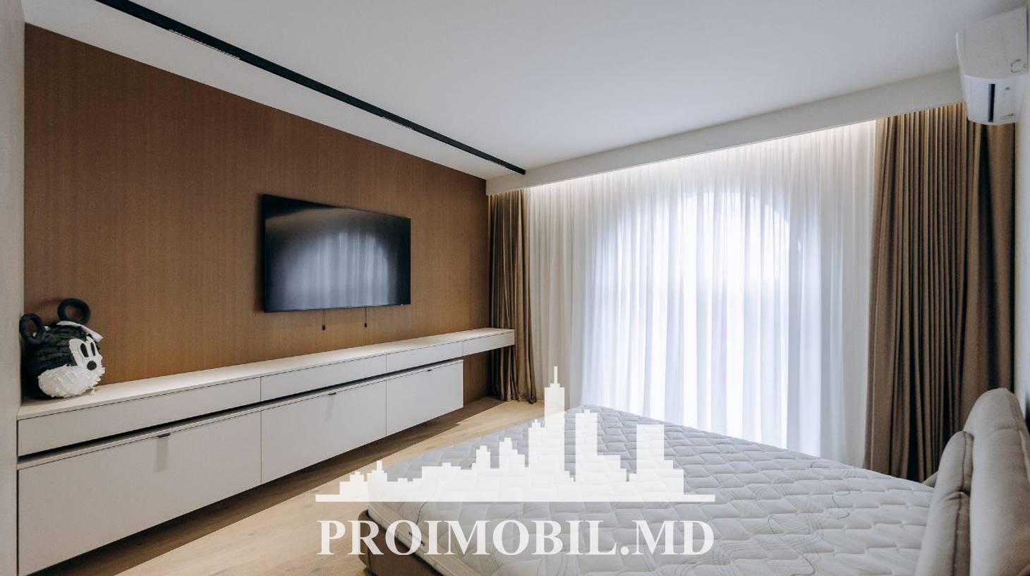 https://images.proimobil.md/TF3HCoofQEOJzAexUfR3GhyqKtUmHS-4jrsffdNFrrQ/watermark:0.75:so:0:30:0.39/resize:fill:1460:816:1/gravity:ce/bG9jYWw6Ly8vZXN0YXRlL2xyL2VmNjJlOGFlLWQ4M2ItNDZiMC05MTg2LWYyZjQ3N2UzNDIxNS5qcGVn