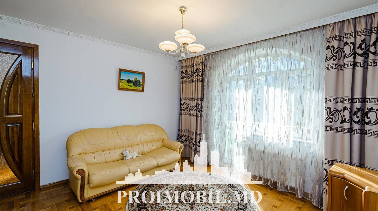 https://images.proimobil.md/THMgbHPLUUF6MDqT0iWMjKPD-UjgYvZmsGt_8lzSaDk/watermark:0.75:so:0:30:0.39/resize:fill:1460:816:1/gravity:ce/bG9jYWw6Ly8vZXN0YXRlL2xyLzQwMTUwMWM1LTdlZjMtNGNlZC1iNmExLTY4Mzc4ZWNjMTRlMi5qcGVn
