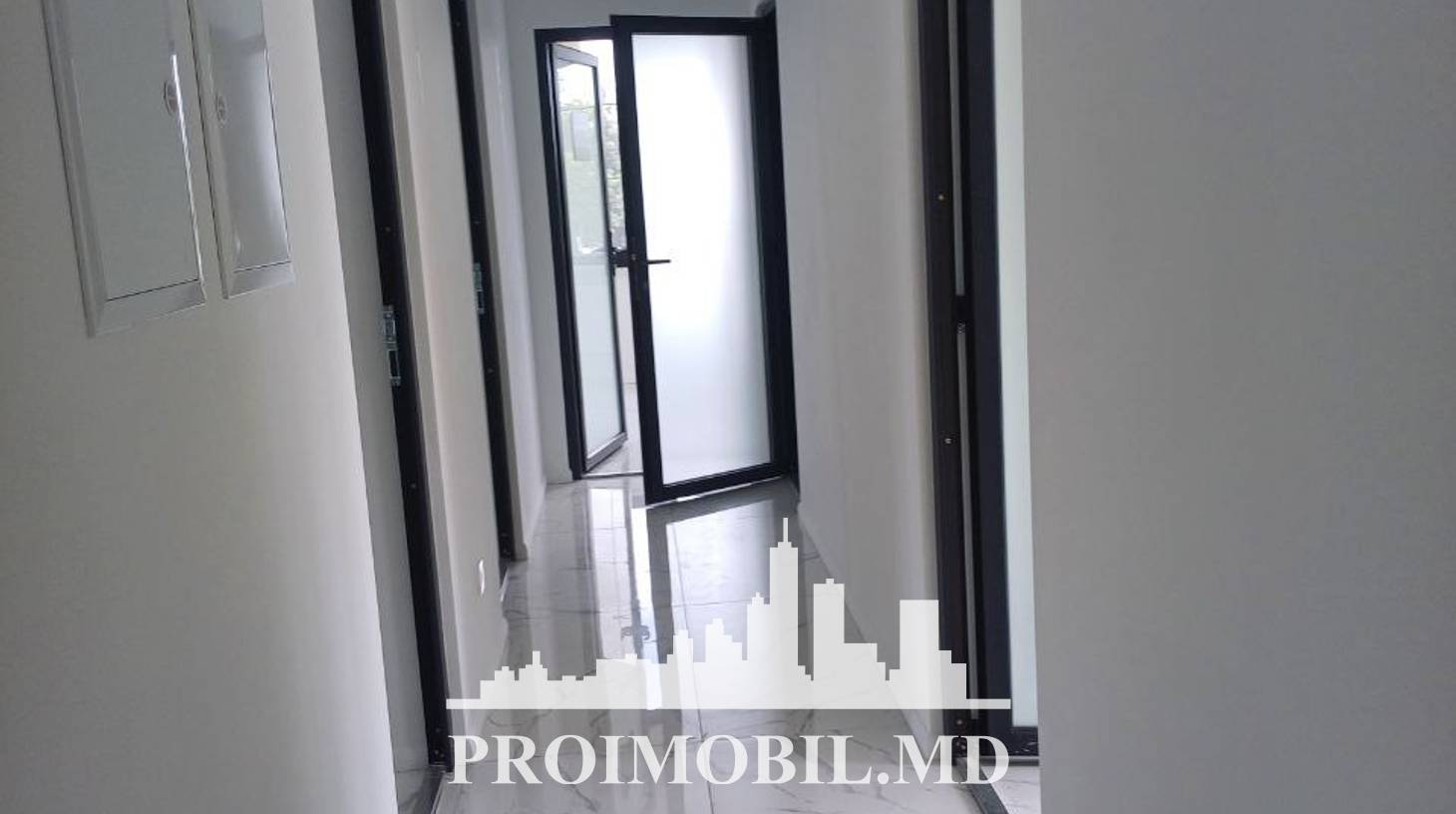 https://images.proimobil.md/TLXFKhouKaJP_waAD3fqk43lQbrXGSvCruN5xBJ12oM/watermark:0.75:so:0:30:0.39/resize:fill:1460:816:1/gravity:ce/bG9jYWw6Ly8vZXN0YXRlL2xyL2JmMmEyOTFmLWVjMGItNGVmMC1hZTk0LWMwMGRjNTYwYjgyYS5qcGVn