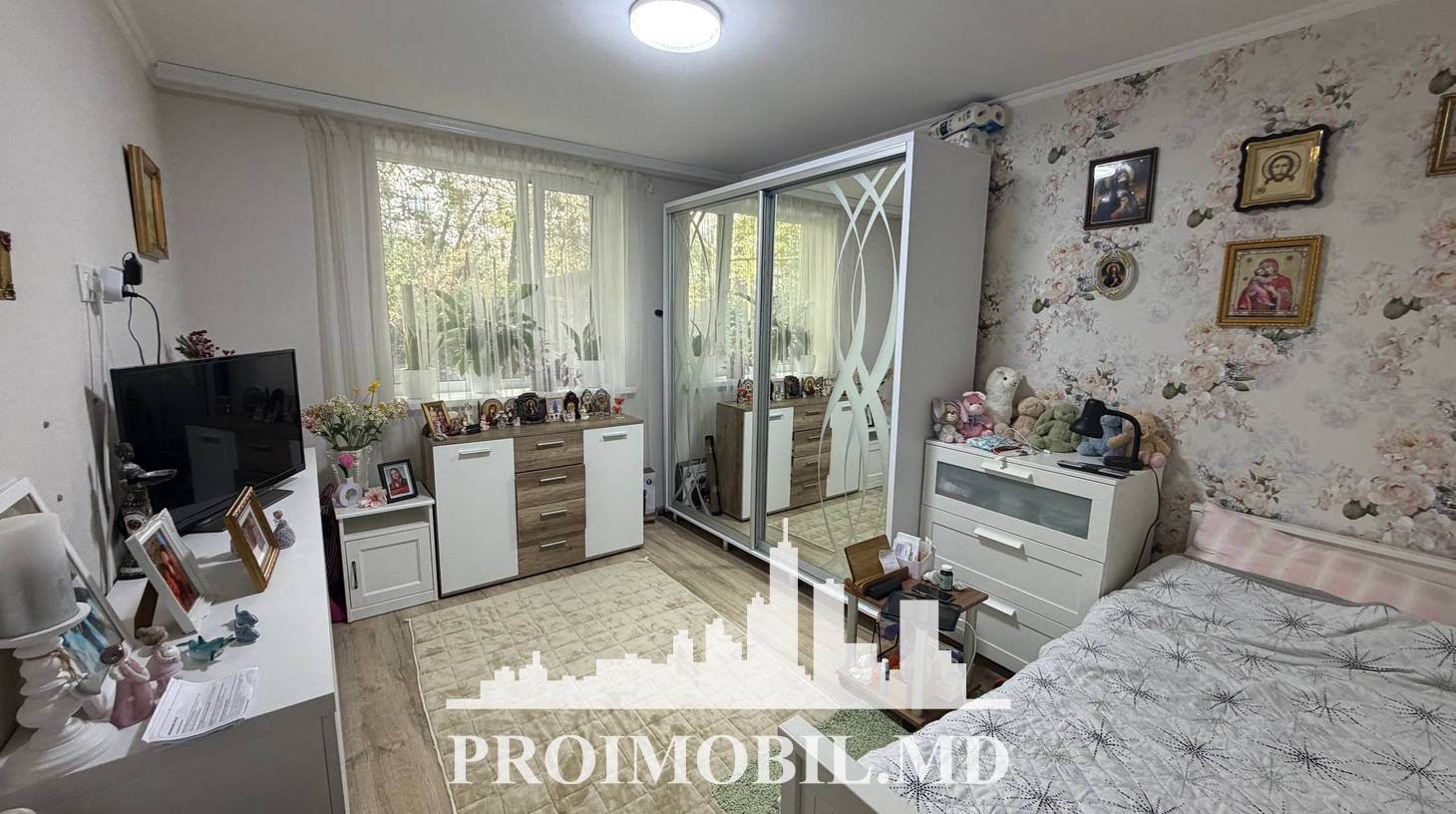 https://images.proimobil.md/TTVWSODsyTc1ZWdgaeLq-6q_Yp9LTkGz7WdzwFYFFwQ/watermark:0.75:so:0:30:0.39/resize:fill:1460:816:1/gravity:ce/bG9jYWw6Ly8vZXN0YXRlL2xyLzAzMWYxNzZlLWNhYWYtNDhlMC1hZWI5LTU3Y2ZjNjIyMDFiYS5qcGVn