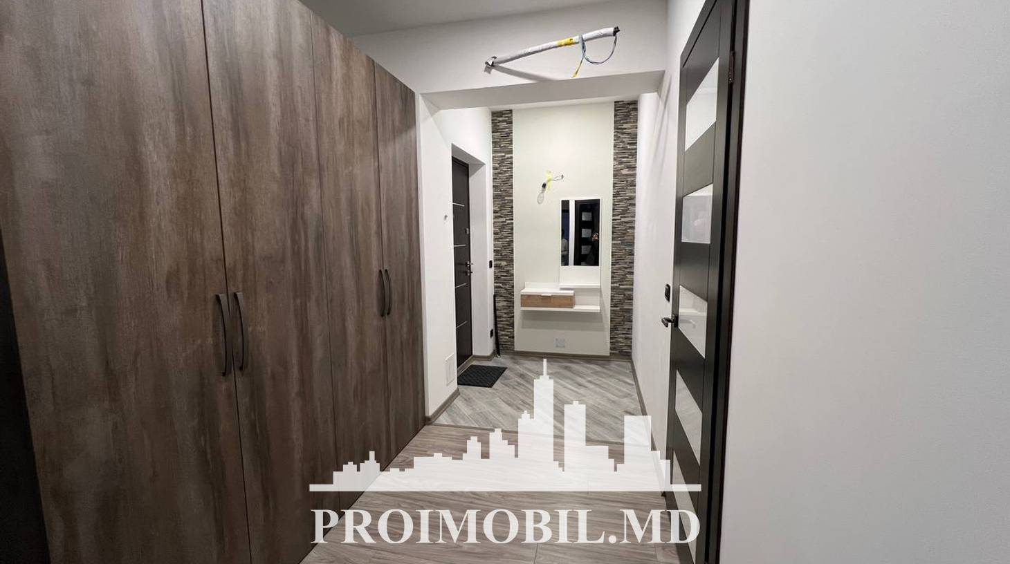 https://images.proimobil.md/TVJ2omKX7ufZYqLFFP52syzrguXgcFuBePaaZzcnxpM/watermark:0.75:so:0:30:0.39/resize:fill:1460:816:1/gravity:ce/bG9jYWw6Ly8vZXN0YXRlL2xyL2ZlZGNjOTA0LTI5YTctNDJiYy05MTdiLWRiNDY3MzExNWRiNy5qcGVn