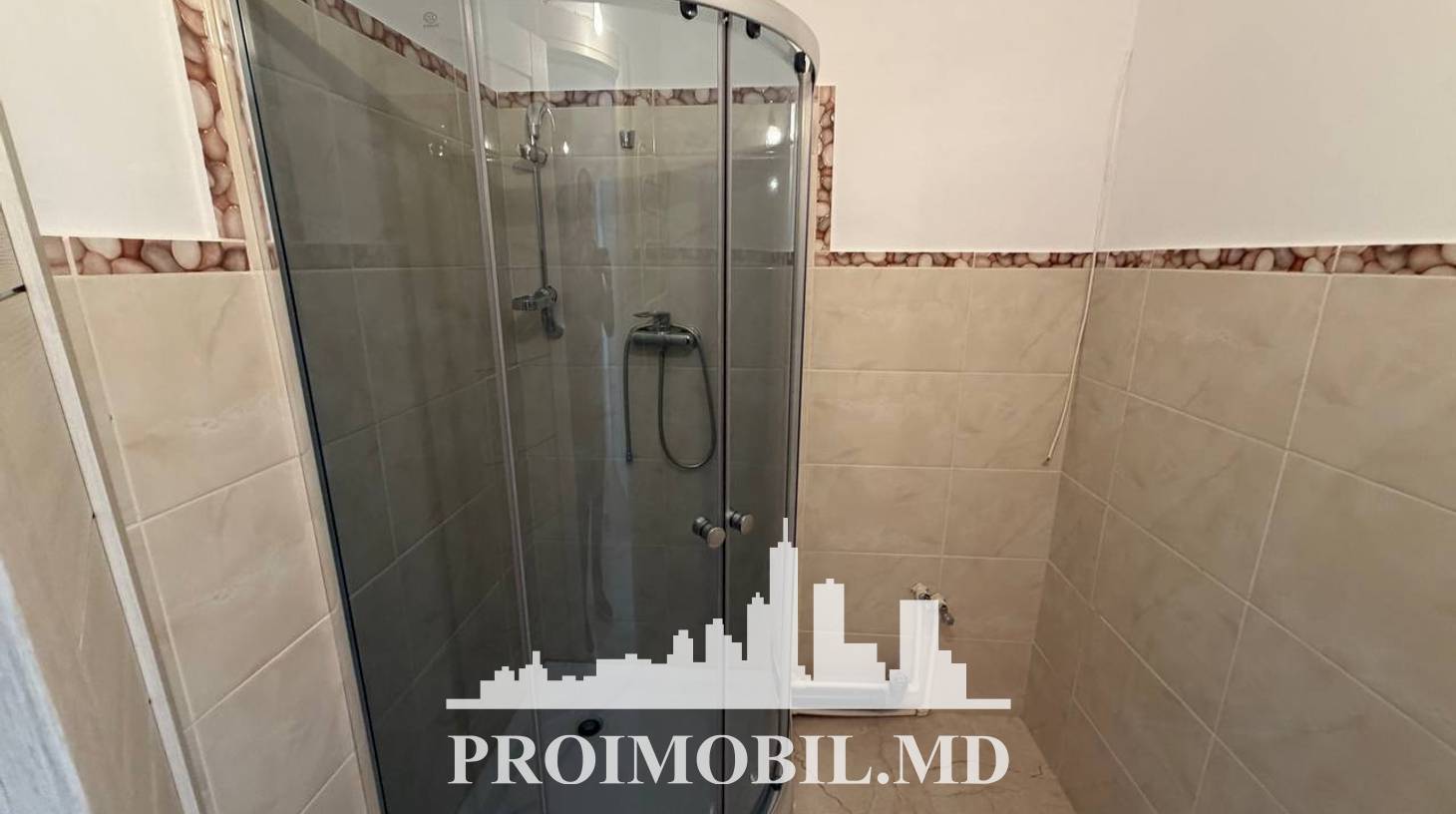 https://images.proimobil.md/TYCXXvkqjnoAz6mkzXEb7G7Mky0fhjbC4sjwAizHnjo/watermark:0.75:so:0:30:0.39/resize:fill:1460:816:1/gravity:ce/bG9jYWw6Ly8vZXN0YXRlL2xyLzk5ZjI2ZTQwLTQyNGYtNDdmOC1hZmE5LThkNTVkNDNhZWNiNy5qcGVn