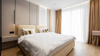 https://images.proimobil.md/TYd879SvbzkdYMuDzO26W-r_1JAAcAus-A3SXD677F8/resize:fill:350:198:1/gravity:ce/bG9jYWw6Ly8vZXN0YXRlL2xyLzc3ZmNlM2FiLTc5NjEtNDdkYy05MDk0LWUzYTE2YTc0YWE4Ny5qcGVn