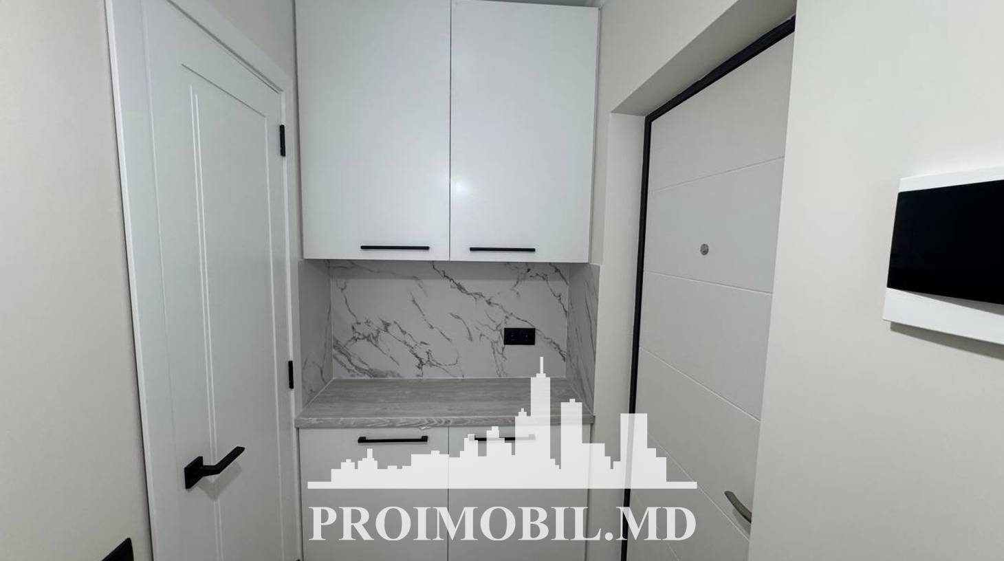 https://images.proimobil.md/TYpGbGVPvCAUhZKIypOHaFQY3iIUDQz7P0A5QQxAziA/watermark:0.75:so:0:30:0.39/resize:fill:1460:816:1/gravity:ce/bG9jYWw6Ly8vZXN0YXRlL2xyL2QzNDE0ZmFkLWM2NzUtNGMzMi05MGUyLWMxNDY3ODkxNmYyMi5qcGVn