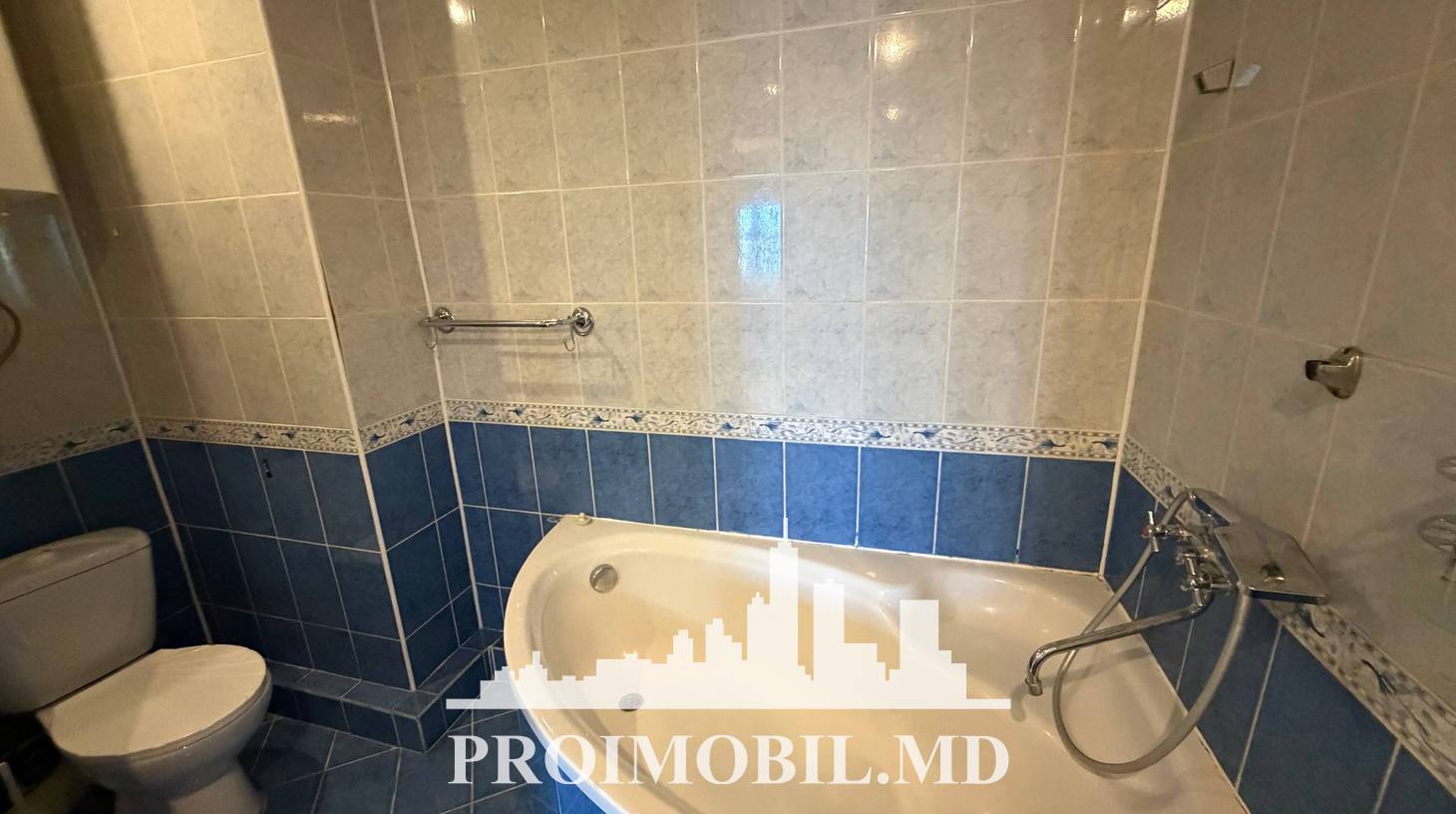 https://images.proimobil.md/T_j_kaF8smnU9ANjaWKhRBKz-xDGSmhio6tM8vjzyCw/watermark:0.75:so:0:30:0.39/resize:fill:1460:816:1/gravity:ce/bG9jYWw6Ly8vZXN0YXRlL2xyL2NmZTdmM2JkLTE1YWQtNDM2Ni05ZWRmLWM0NzgzYzZmNDY1ZC5qcGVn