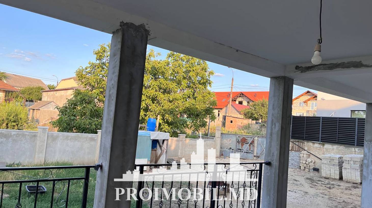 https://images.proimobil.md/T_lA6n4XRgEFUTRaJhrNwkUlgFWFoXDH40604S1P7TA/watermark:0.75:so:0:30:0.39/resize:fill:1460:816:1/gravity:ce/bG9jYWw6Ly8vZXN0YXRlL2xyLzY2YzE4NTllLTU3NWItNDE4MS1iMzFmLTQxNDBkMDFiOTkzOS5qcGVn