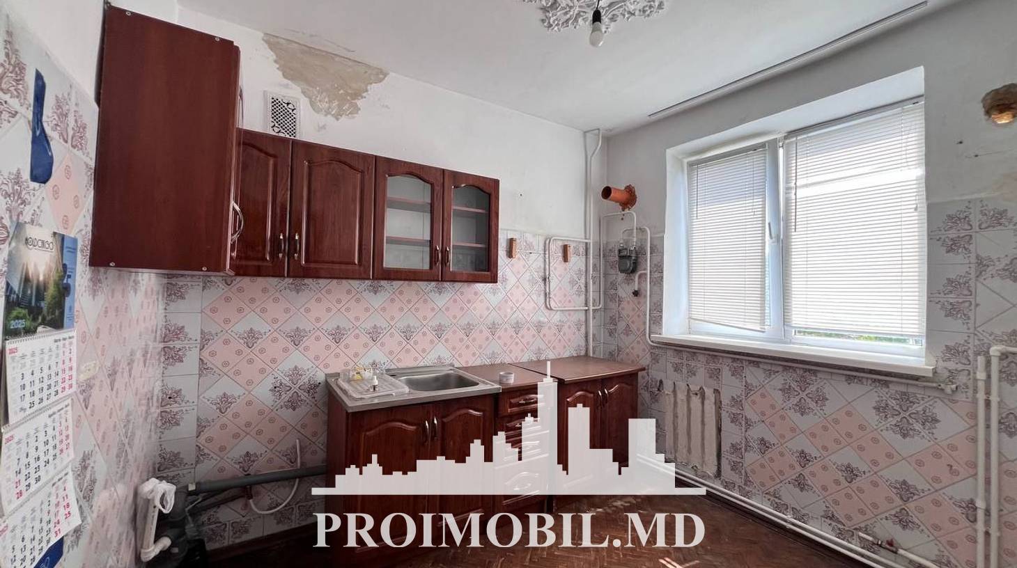 https://images.proimobil.md/TaKNUkv1mw6GfKIwpOE9Nq1LmbB9YUlUh6iR8oIu-E0/watermark:0.75:so:0:30:0.39/resize:fill:1460:816:1/gravity:ce/bG9jYWw6Ly8vZXN0YXRlL2xyLzgxMDFlZGI1LTRiMGYtNDEwOC1iOWQzLTIyY2EyZGM2ZmQ2Zi5qcGVn
