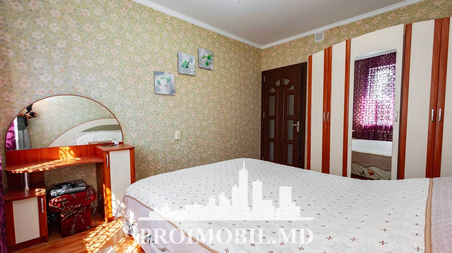 https://images.proimobil.md/TbSTa62gy4tS8kP5L1LOqlXMsXGEhy8EjGNbJ9FgKKs/watermark:0.75:so:0:30:0.39/resize:fill:1460:816:1/gravity:ce/bG9jYWw6Ly8vZXN0YXRlL2xyL2ZmNTEyMzBmLWNkNTAtNGRmMS1iZGMwLWU2M2Q1OGE4MTIyNi5qcGVn