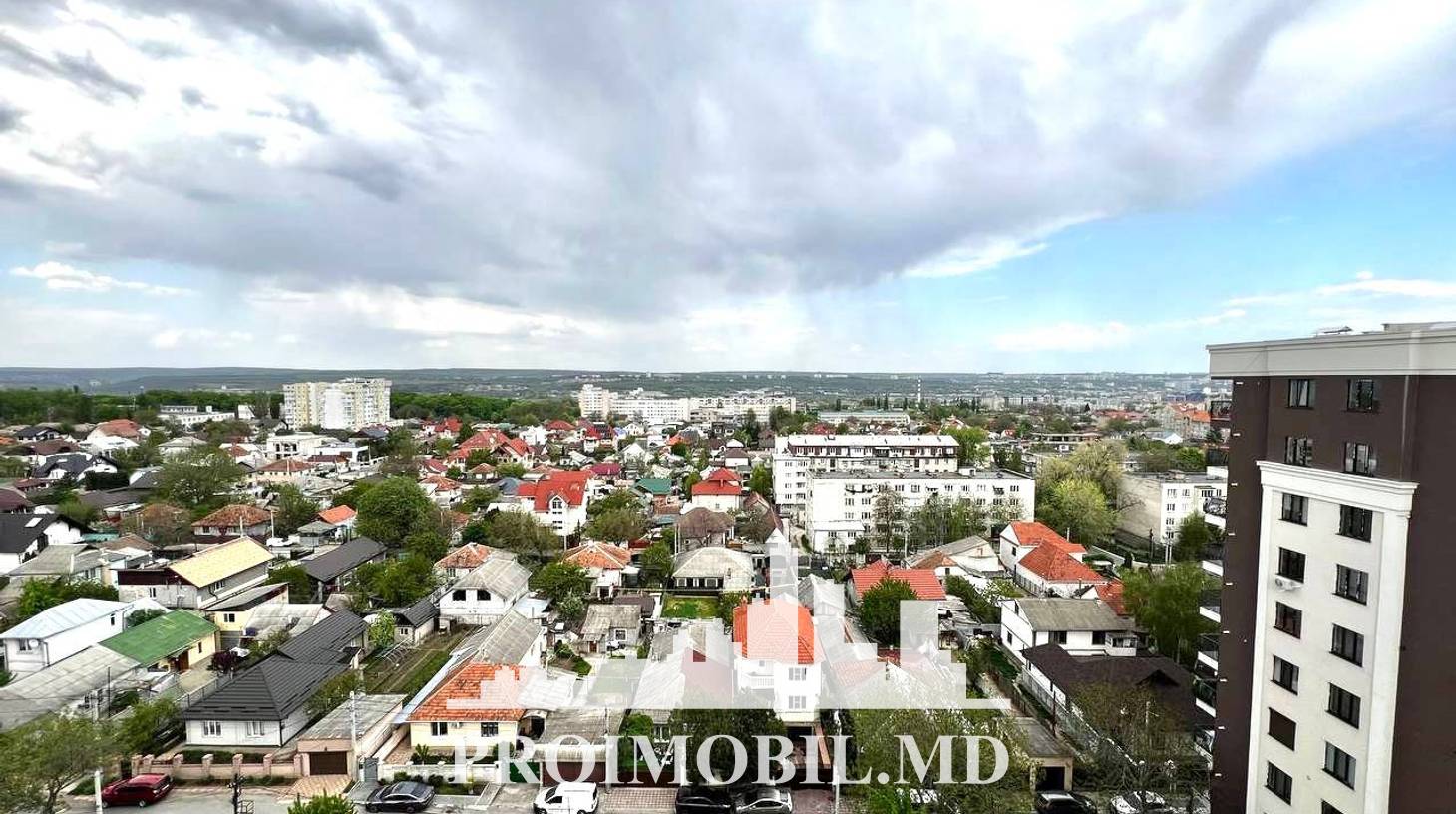 https://images.proimobil.md/Td-fRFrBS9do1cbQWKBkRsWR02fpXD4pRem1r1Q80H0/watermark:0.75:so:0:30:0.39/resize:fill:1460:816:1/gravity:ce/bG9jYWw6Ly8vZXN0YXRlL2xyLzVhNDM1YjllLWExMDEtNGRlNy1iMTA4LTdmOWVmMTU2ZDkxYS5qcGVn