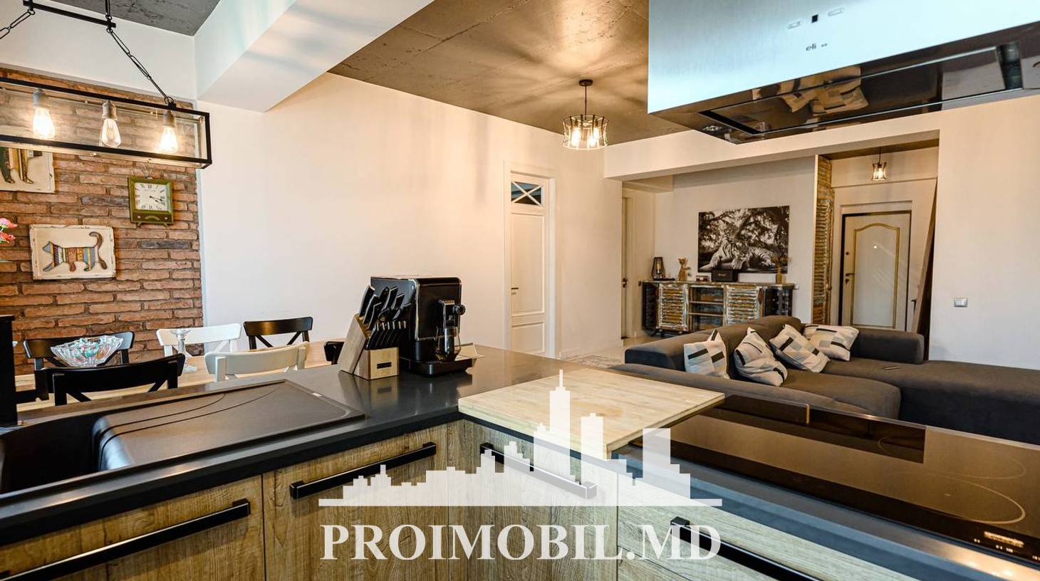 https://images.proimobil.md/TdM1cdBmJWMoiK43pp0yaE6oOtEXw0HrmfMwNzTGZ2k/watermark:0.75:so:0:30:0.39/resize:fill:1460:816:1/gravity:ce/bG9jYWw6Ly8vZXN0YXRlL2xyLzBjODFjNTEyLTJmMjUtNGZiYi04MzY5LTliZTRhYjJkZmU2NC5qcGVn