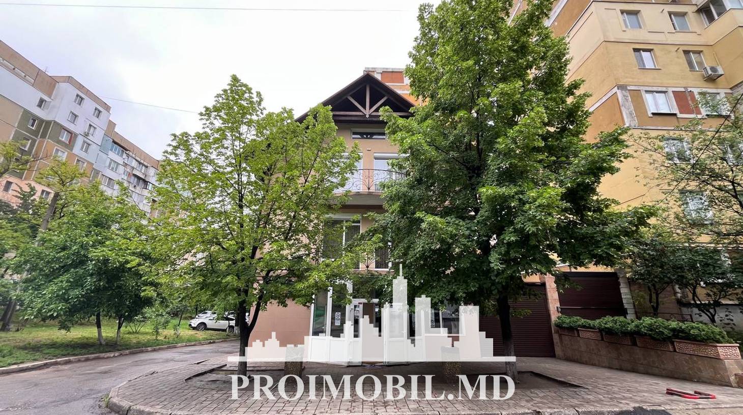 https://images.proimobil.md/Tdvk7ERn4BYildfb2yvzsOytMX0E224uW2Upai_8s94/watermark:0.75:so:0:30:0.39/resize:fill:1460:816:1/gravity:ce/bG9jYWw6Ly8vZXN0YXRlL2xyLzI5ODExODI0LTEzYTctNGIxMi1iODExLTBmZjBiMGU4MzBjMi5qcGVn