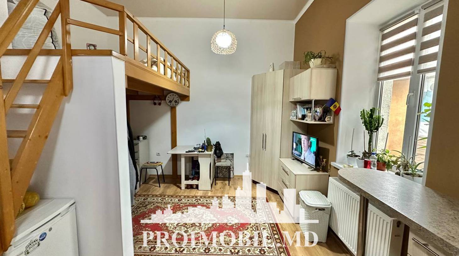 https://images.proimobil.md/Tlsx2t0Xb3jYNDLv9SsbrKHzAR39uS_LTEf3QeQPtt4/watermark:0.75:so:0:30:0.39/resize:fill:1460:816:1/gravity:ce/bG9jYWw6Ly8vZXN0YXRlL2xyL2JmN2MxMTIxLTIzZWItNDQ3YS1iODQxLTU1MjVhNzY3Nzg0YS5qcGVn