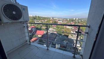https://images.proimobil.md/TmI9wkJjwsPW-bvMdPmuQ_nevMmotZr6mpoAecIqvxI/resize:fill:350:198:1/gravity:ce/bG9jYWw6Ly8vZXN0YXRlL2xyLzVhOWNhZDkxLWVkZDYtNDcwYS05YTE3LTM2YzhiMzM1NWY4Ni5qcGVn