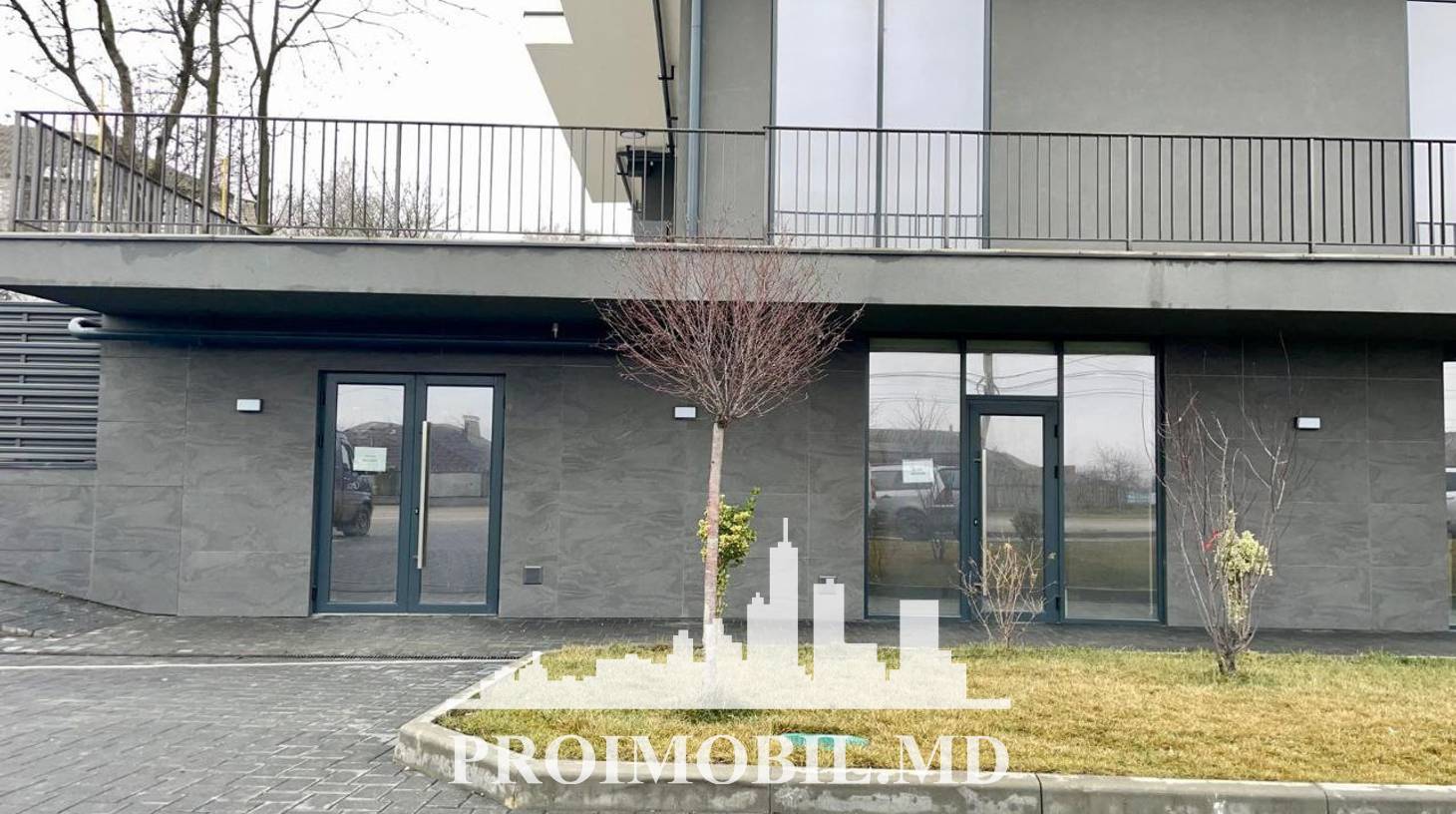 https://images.proimobil.md/TojEK_Fg7A19dnWUelCivRh9pf2IKwSgpPDluPBucCY/watermark:0.75:so:0:30:0.39/resize:fill:1460:816:1/gravity:ce/bG9jYWw6Ly8vZXN0YXRlL2xyLzBmZjM1N2Q2LWI3YTYtNGQ2MC1hOWY2LWM0MDQyNDE5N2YzZi5qcGVn
