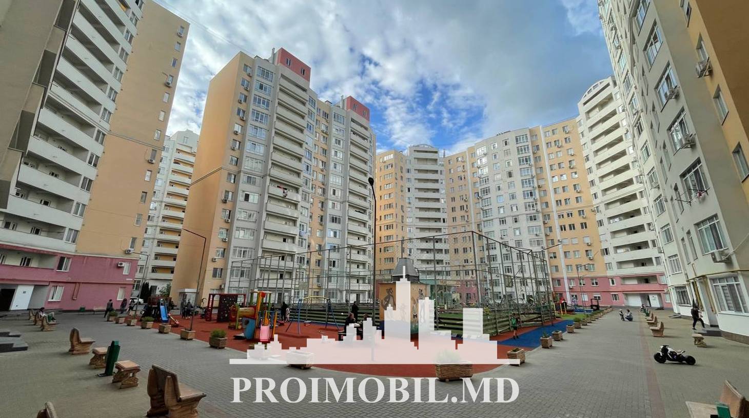 https://images.proimobil.md/TsxLLsIKrz7IgRVmhuyUVfRTStDyhN-gkiWmpxt19Z0/watermark:0.75:so:0:30:0.39/resize:fill:1460:816:1/gravity:ce/bG9jYWw6Ly8vZXN0YXRlL2xyLzBmMWY1ZTM1LTk1MTktNDRmMi1hYzkxLTNiNmI4ZDAyOGM1OS5qcGVn