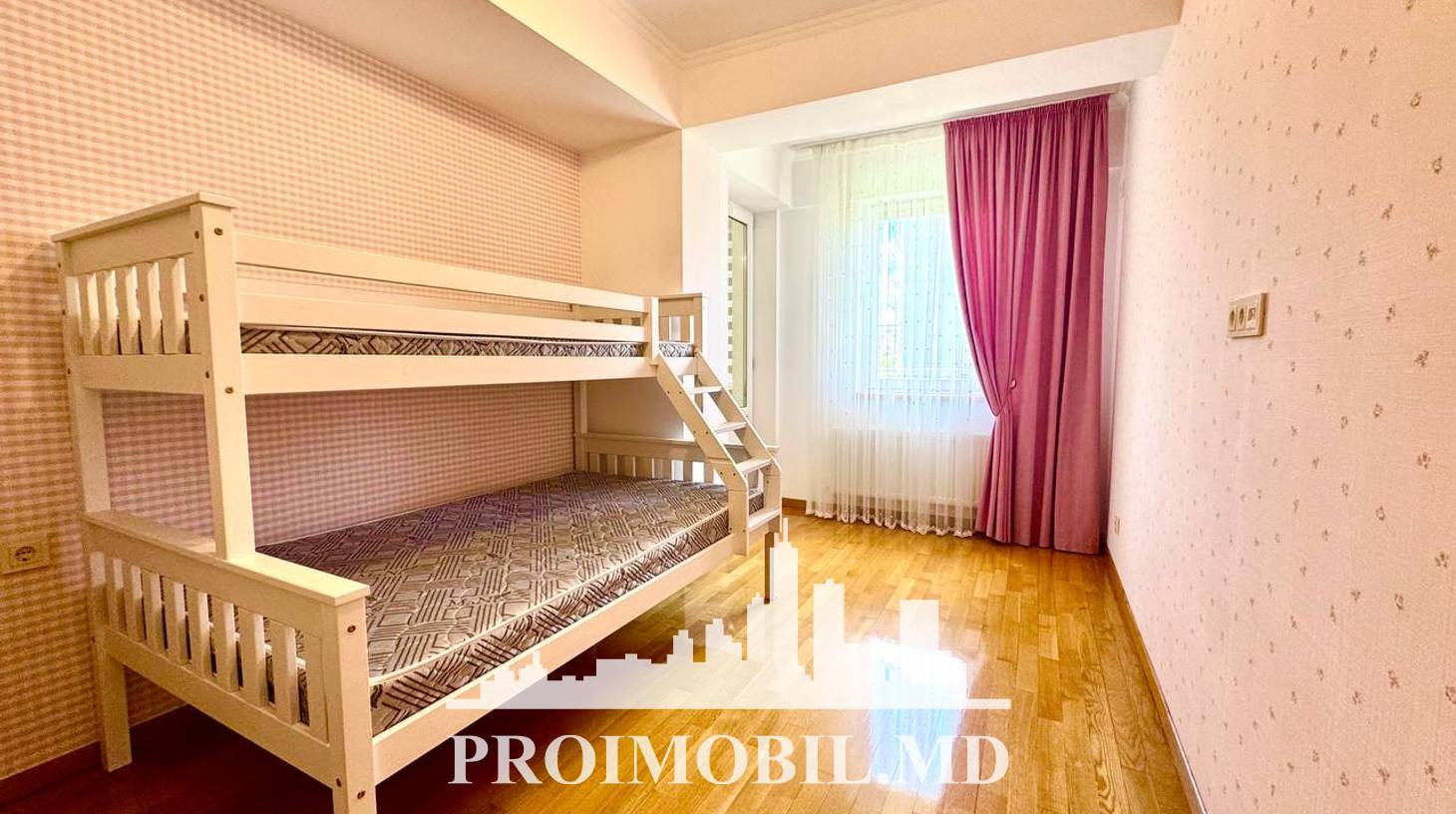 https://images.proimobil.md/TzyqUUGdW2HFQvIX7jcI-LUxrupAuDm3Q-sGZRuGEiA/watermark:0.75:so:0:30:0.39/resize:fill:1460:816:1/gravity:ce/bG9jYWw6Ly8vZXN0YXRlL2xyLzliNWU1MTZkLWI3ZjMtNGU3OC1hOGM3LTY4YzFmNjVkYzU4My5qcGVn