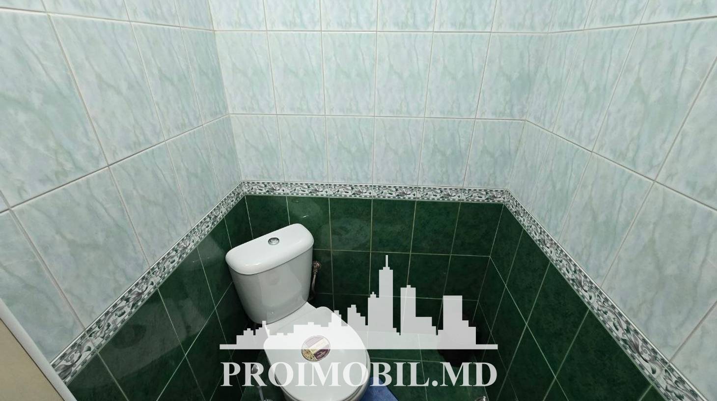 https://images.proimobil.md/U16pGXY6Z2eE8e2x-kiIGMBVDQb_zKL6ELrO4RfYmvg/watermark:0.75:so:0:30:0.39/resize:fill:1460:816:1/gravity:ce/bG9jYWw6Ly8vZXN0YXRlL2xyLzQyMjFhNTc3LTYxNGMtNGIwZS04ZjhmLWI5ZjkwM2M0Yzk5Yi5qcGVn