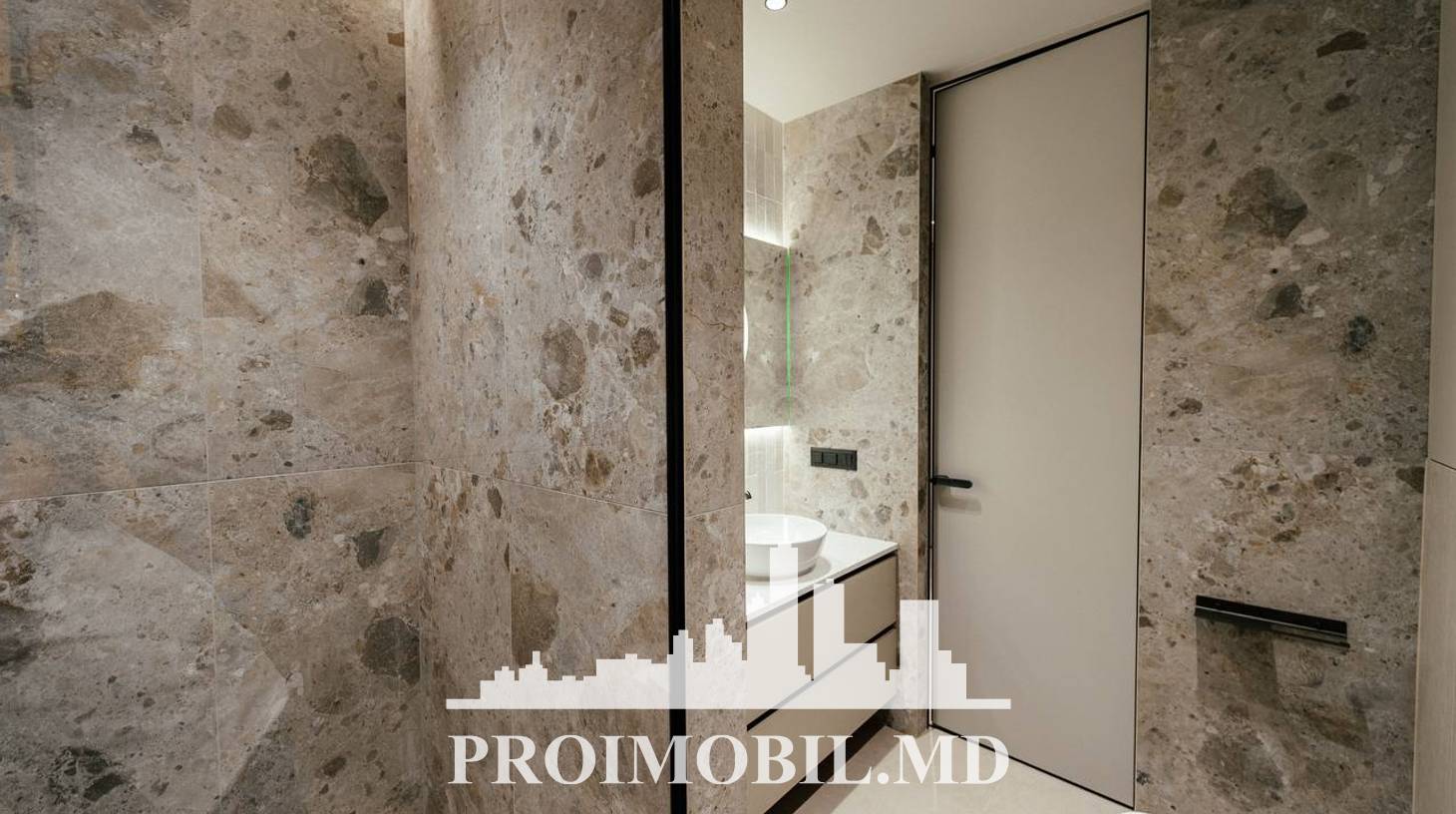 https://images.proimobil.md/U1X54eOGEqqzadsto6Y7HSt9gSn4xLtxCesdiw8jkzQ/watermark:0.75:so:0:30:0.39/resize:fill:1460:816:1/gravity:ce/bG9jYWw6Ly8vZXN0YXRlL2xyLzhhNjYxYzM1LWZjODEtNGRkZC05MDVkLTQxYzQwZTVhNmNlZi5qcGVn