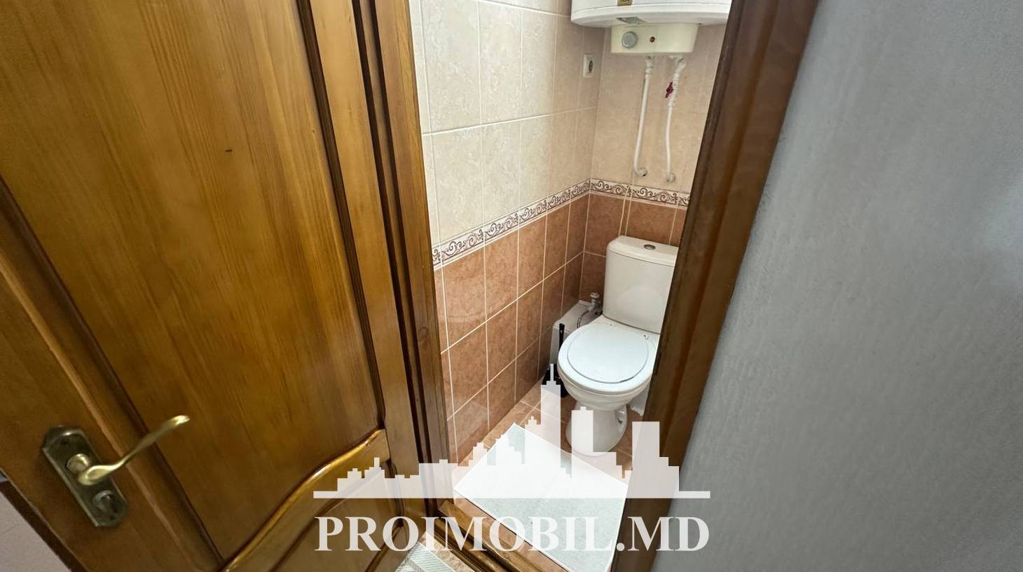 https://images.proimobil.md/U2VLbYSUtIekHJYs2IGEv2u595Y-FgGzKfoC6x7dpEk/watermark:0.75:so:0:30:0.39/resize:fill:1460:816:1/gravity:ce/bG9jYWw6Ly8vZXN0YXRlL2xyL2U3MDEwMzI0LTY0MGItNDNjNS04OWFjLTA1MWYzOWYzYjAyMy5qcGVn