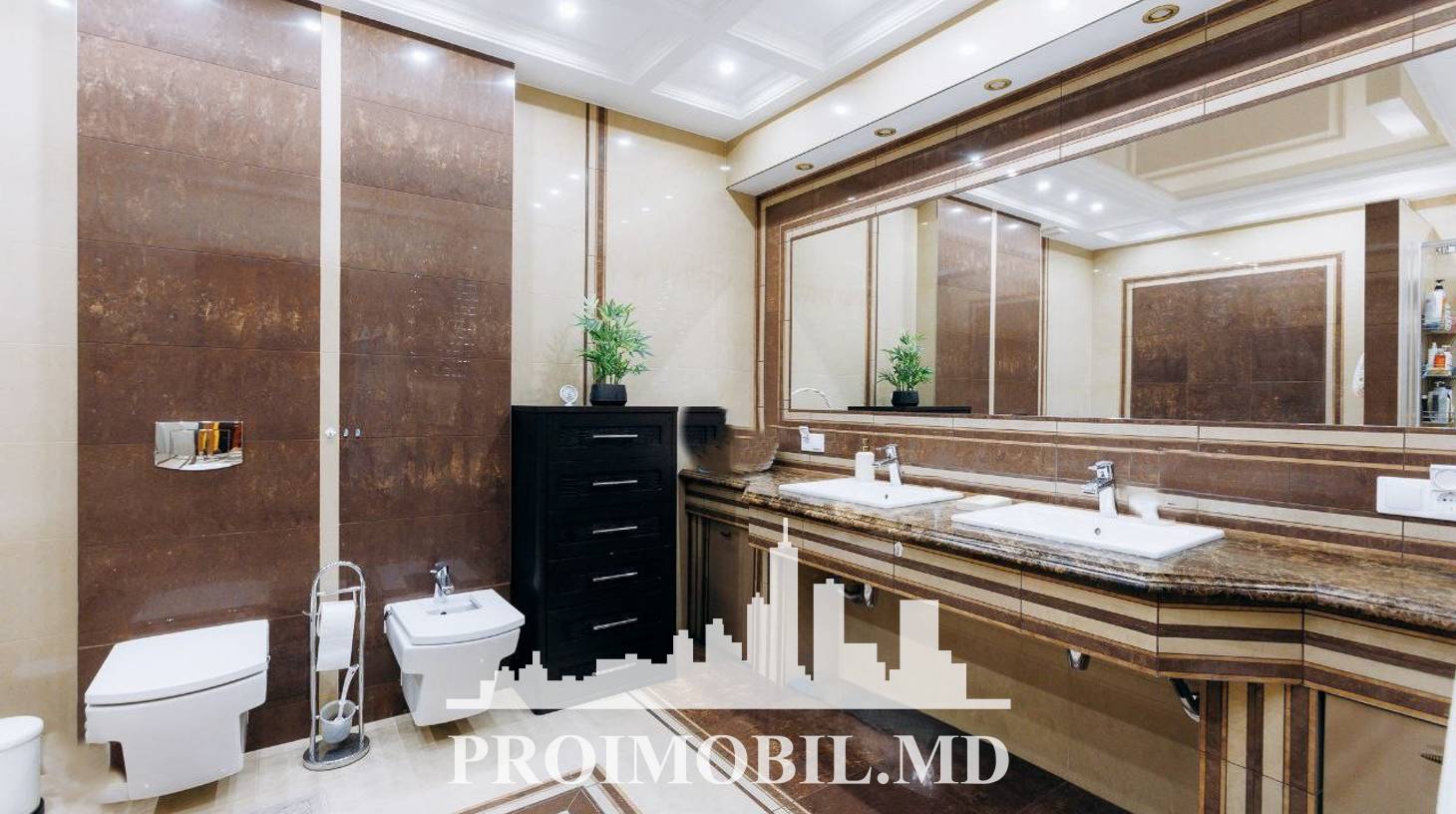 https://images.proimobil.md/U315HroHyMq_9bNxDZcOp22sf3XCCA1nYhJY7e40YMA/watermark:0.75:so:0:30:0.39/resize:fill:1460:816:1/gravity:ce/bG9jYWw6Ly8vZXN0YXRlL2xyL2VlMmRhNjRmLTdhYTktNDlmZi04YjRiLTRkMjkxZWRlZWNhZC5qcGVn