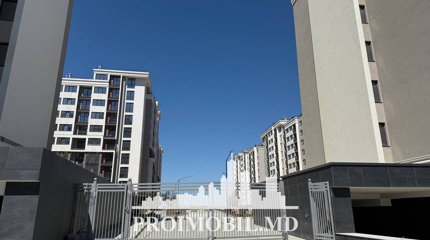 https://images.proimobil.md/U5Dx66kw-GSL_9-zgH-NxkONYBwTHEGBg1tsBbviAx0/watermark:0.75:so:0:30:0.39/resize:fill:1460:816:1/gravity:ce/bG9jYWw6Ly8vZXN0YXRlL2xyLzU1NzM1NTNlLWQwYjMtNDNjNS05MDg5LTBlODU1ZjZjZjdlNy5qcGVn