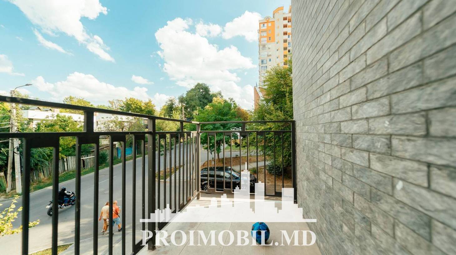 https://images.proimobil.md/U6DNNjVCh6sslNy8amgoyOkJ38_Rab2KQbhRF8l4UHo/watermark:0.75:so:0:30:0.39/resize:fill:1460:816:1/gravity:ce/bG9jYWw6Ly8vZXN0YXRlL2xyL2QzZjdhOWE5LTc4NDctNDQyMS1hZTBlLTU4OTA3MzU1ZjhjOS5qcGVn
