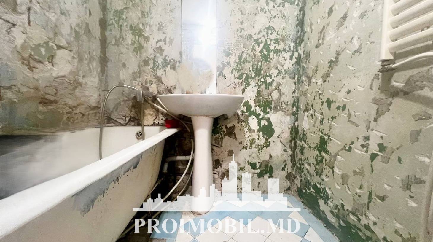 https://images.proimobil.md/U8kTsYRR7O7fZHCecG2airUvo16rZBZR5EVGmDueo1M/watermark:0.75:so:0:30:0.39/resize:fill:1460:816:1/gravity:ce/bG9jYWw6Ly8vZXN0YXRlL2xyLzA1YmFiM2IxLWEyMTQtNDQwYy05OGZlLTFjODAyODgzOTA4Ny5qcGVn