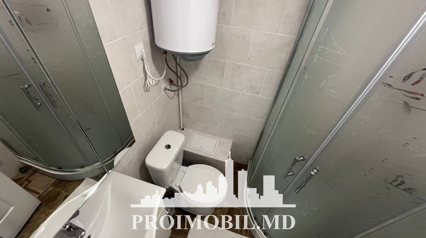 https://images.proimobil.md/U9KNpoa3Tz32DMcmuqxgrJUFoyOhOTWJZ9br_tH-m8I/watermark:0.75:so:0:30:0.39/resize:fill:1460:816:1/gravity:ce/bG9jYWw6Ly8vZXN0YXRlL2xyLzkyYjhiMjRhLTU1OGQtNGUzZC1iYjk2LWQwMmU4YzM5NDMyZi5qcGVn